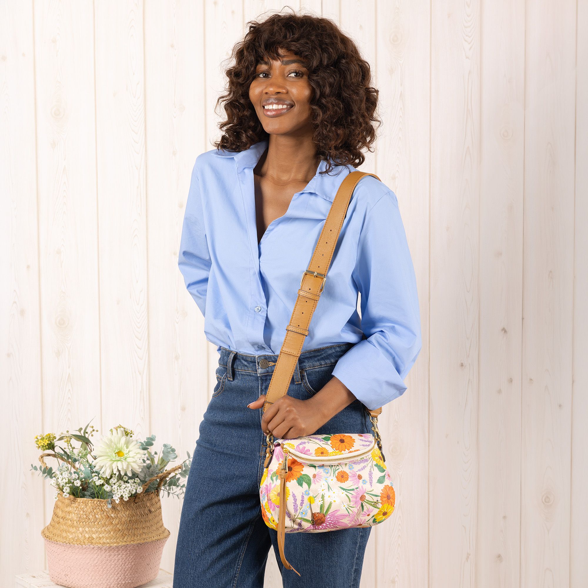 Aimee Kestenberg
Borsa a tracolla
in pelle con
chiusura magnetica