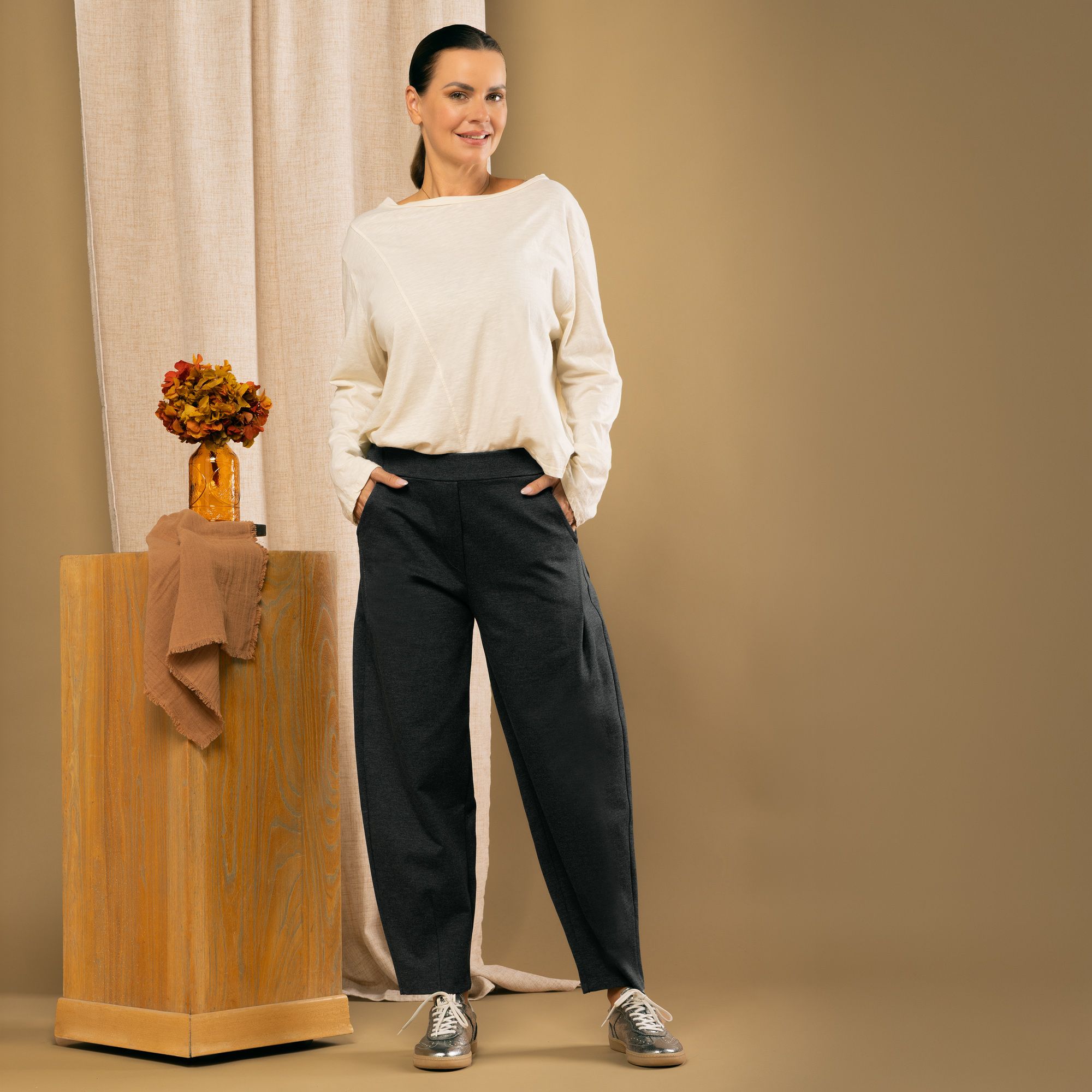 Lucrezia Sciortino
Pantaloni balloon
punto Milano
con elastico