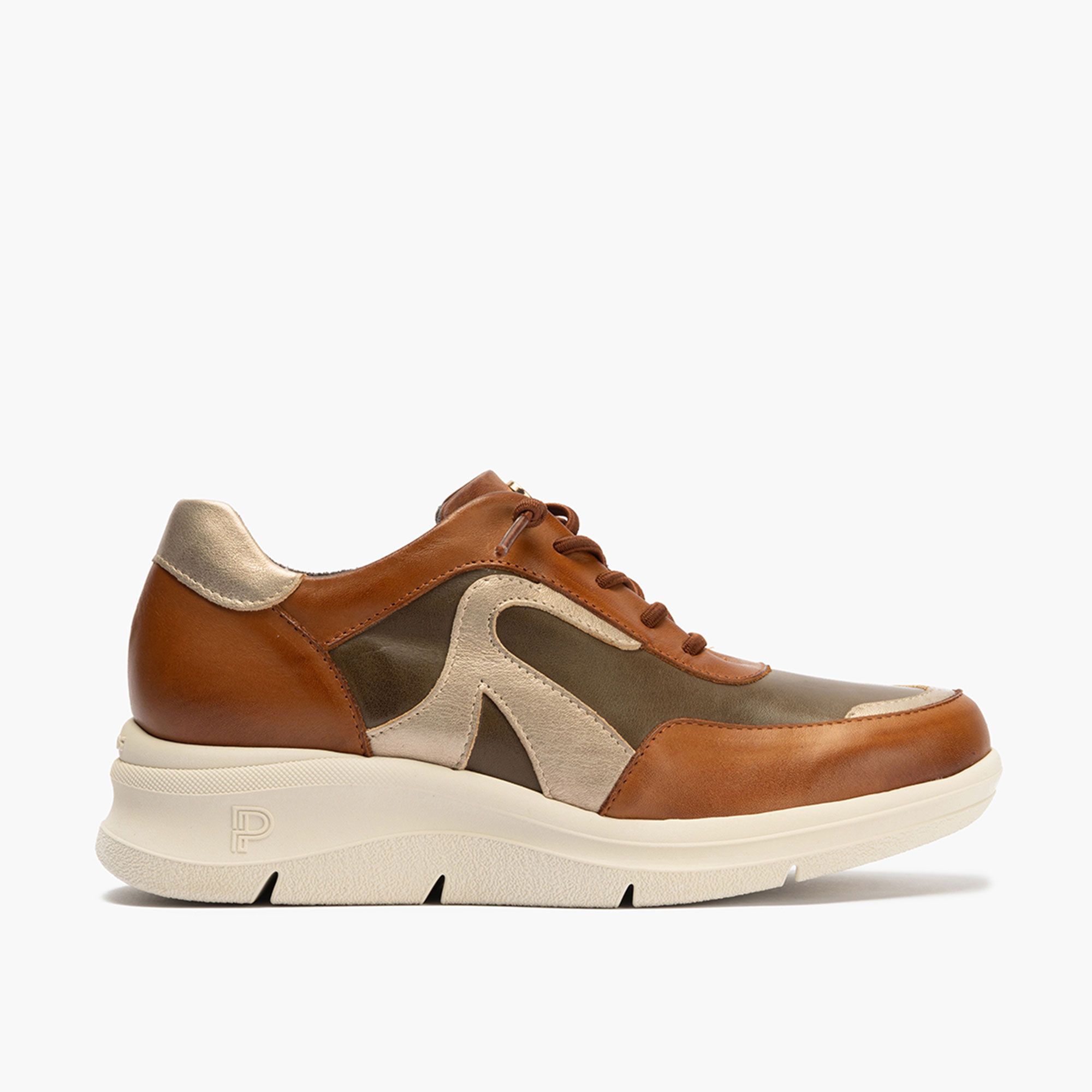 Pitillos
Sneaker in pelle
con lacci elastici
e suola 5cm