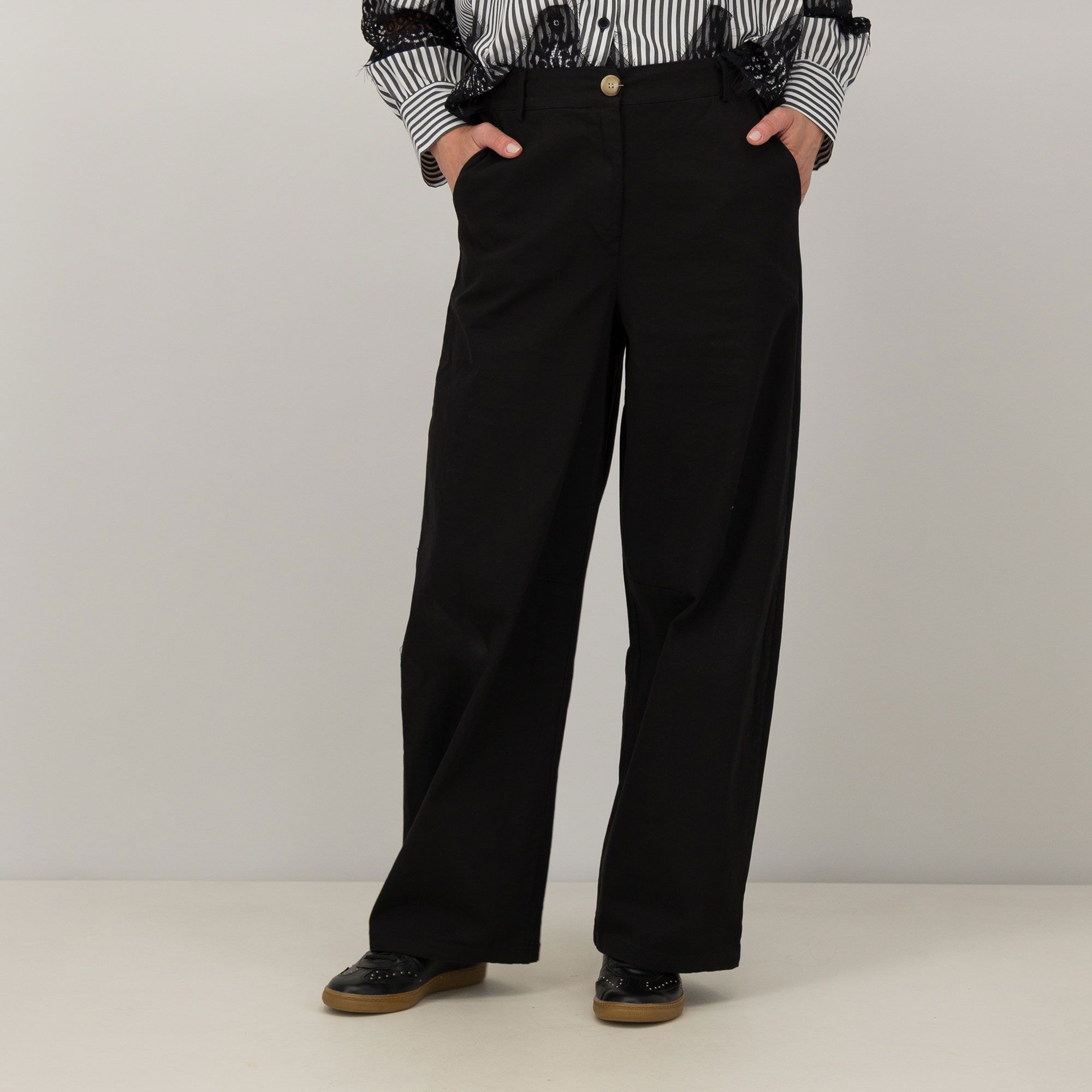 Lucrezia Sciortino Pantaloni ampi in raso di cotone con tasche alla francese