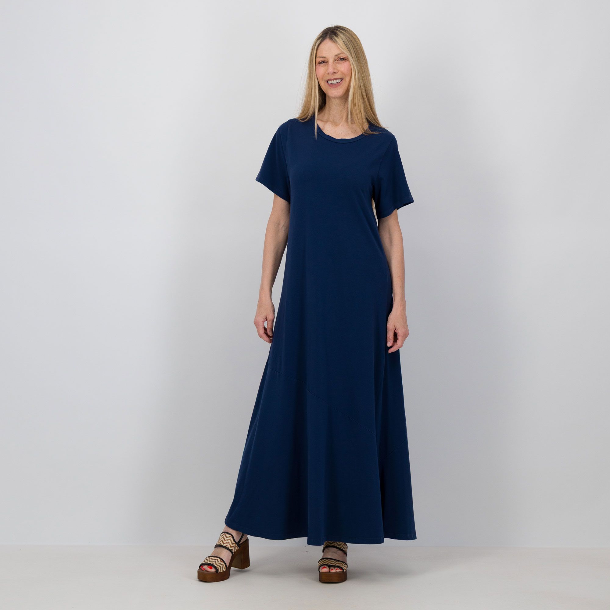Lucrezia Sciortinp Abito a t-shirt lungo in cotone a maniche corte e scollo tondo