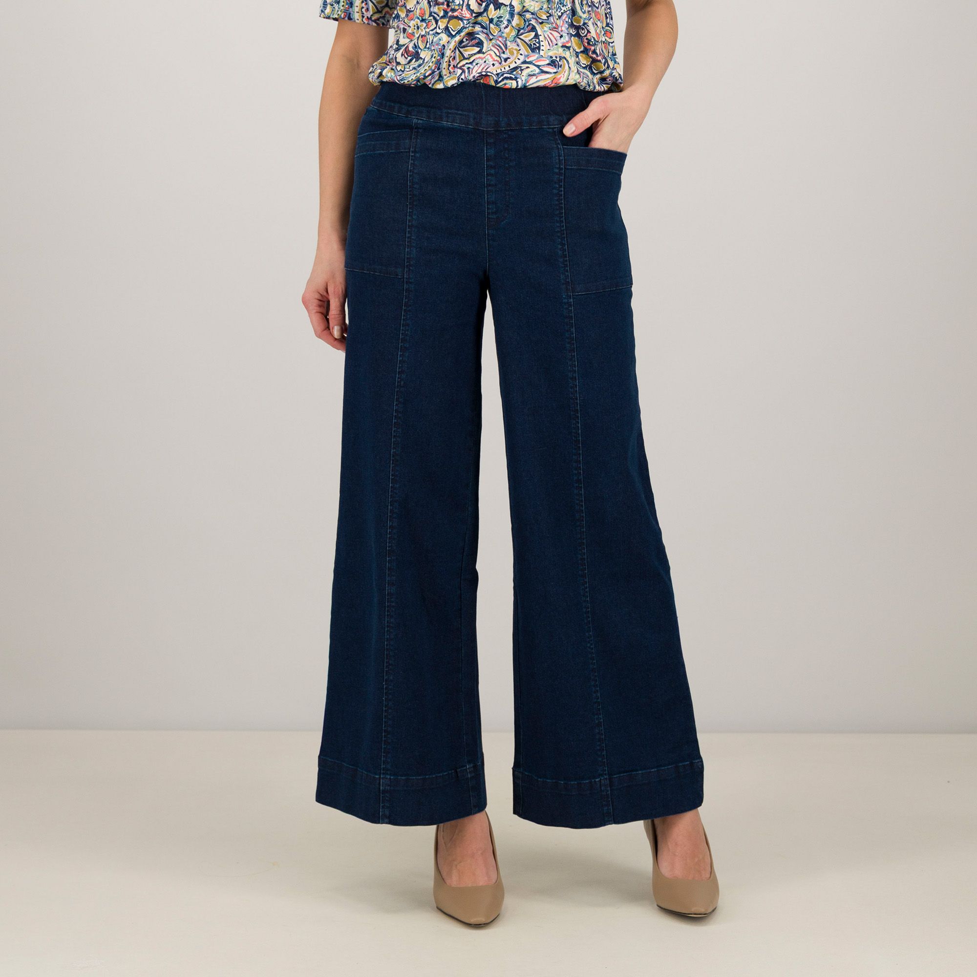 Nina Leonard
Jeans a gambia
ampia con elastico