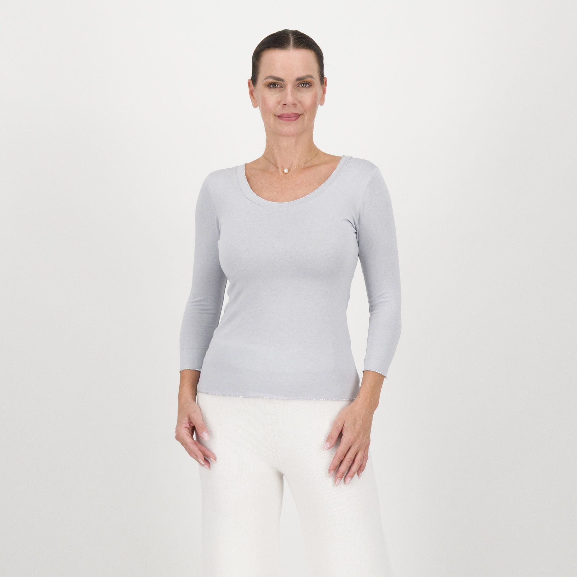 James Lakeland
Maglia in jersey
con scollo madonna