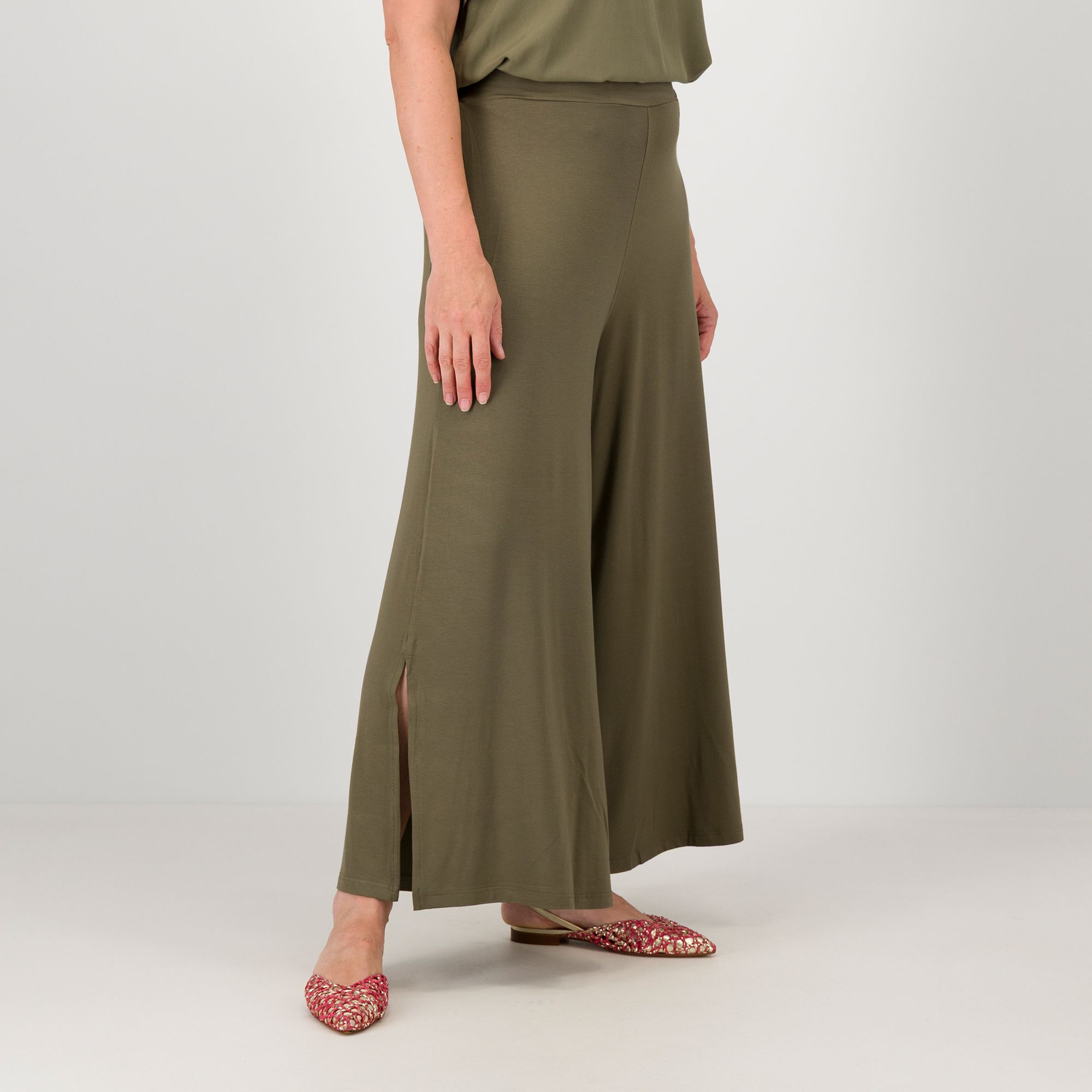 Bianca Della Torre
Pantaloni ampi
in jersey di viscosa
con elastico