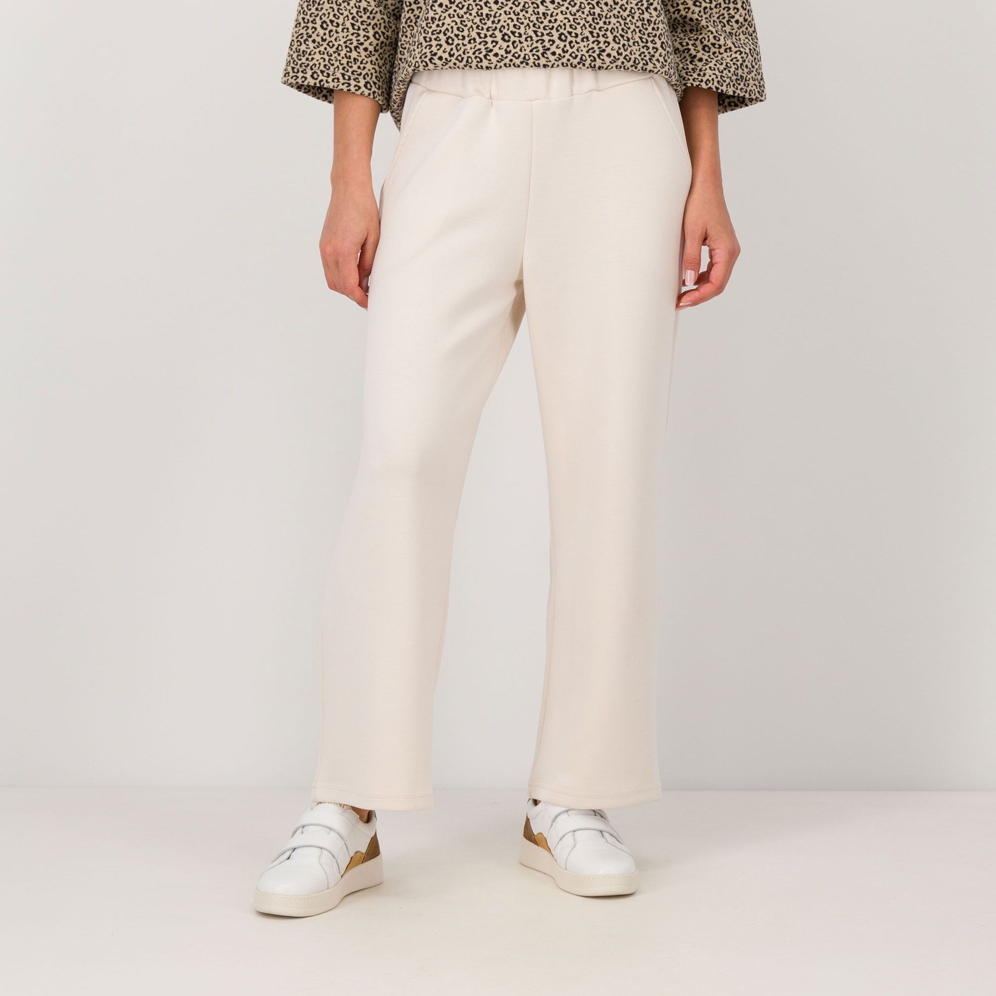 Bianca Della Torre
Pantaloni 
in maglia
con elastico