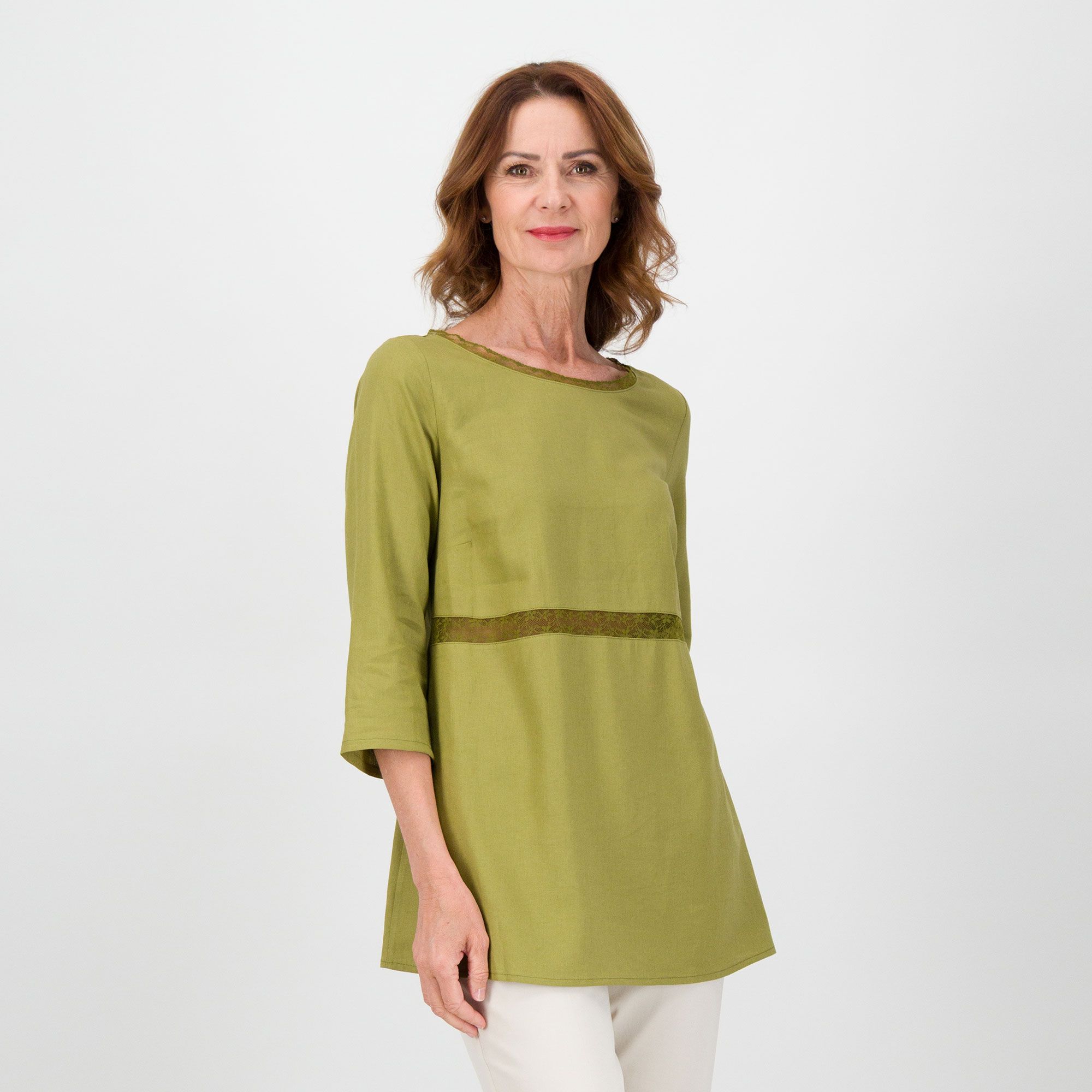 Caterina Lancini
Blusa in viscosa
con lino e inserto 
pizzo e manica 3/4