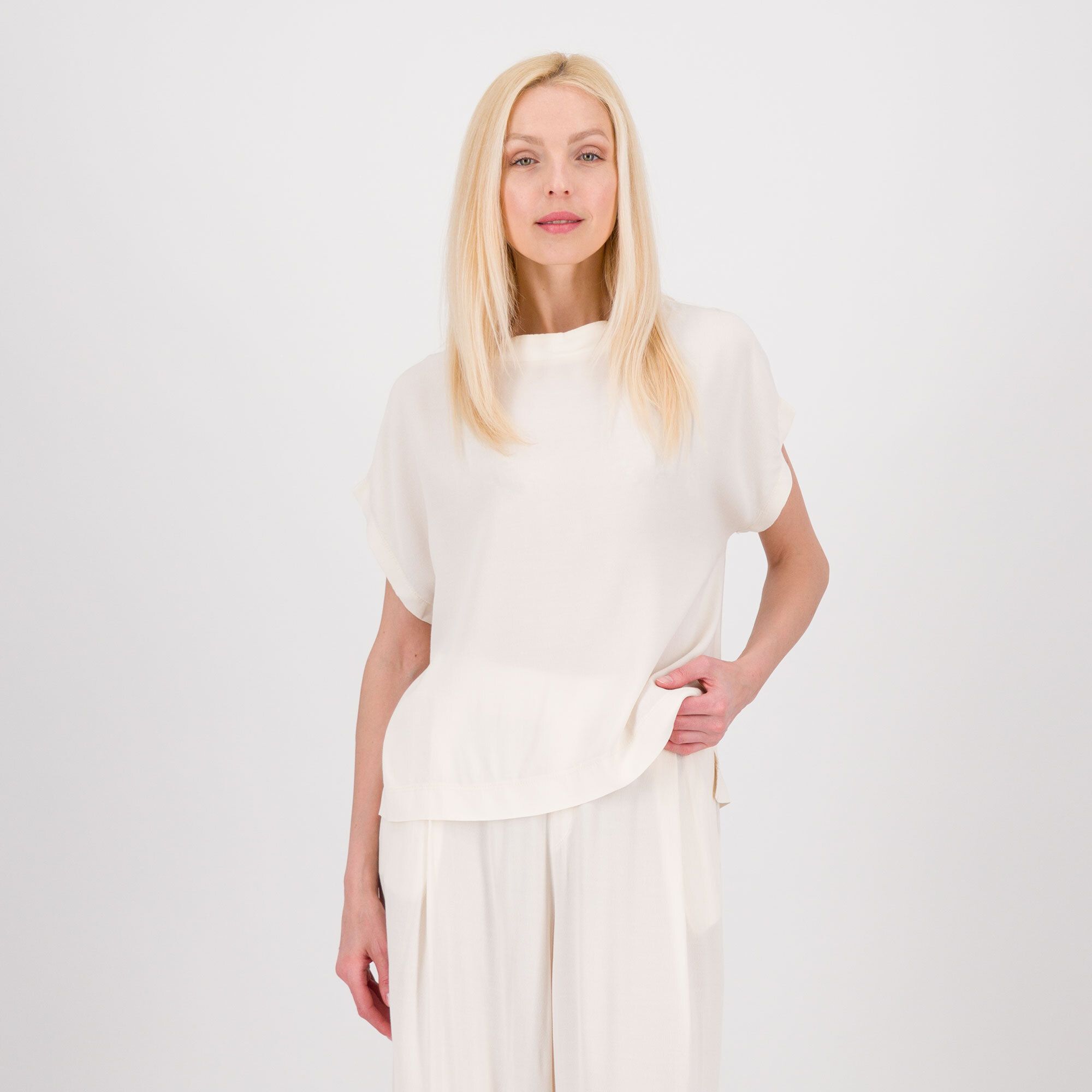 Image of Mood Atelier Blusa in viscosa con manica corta061