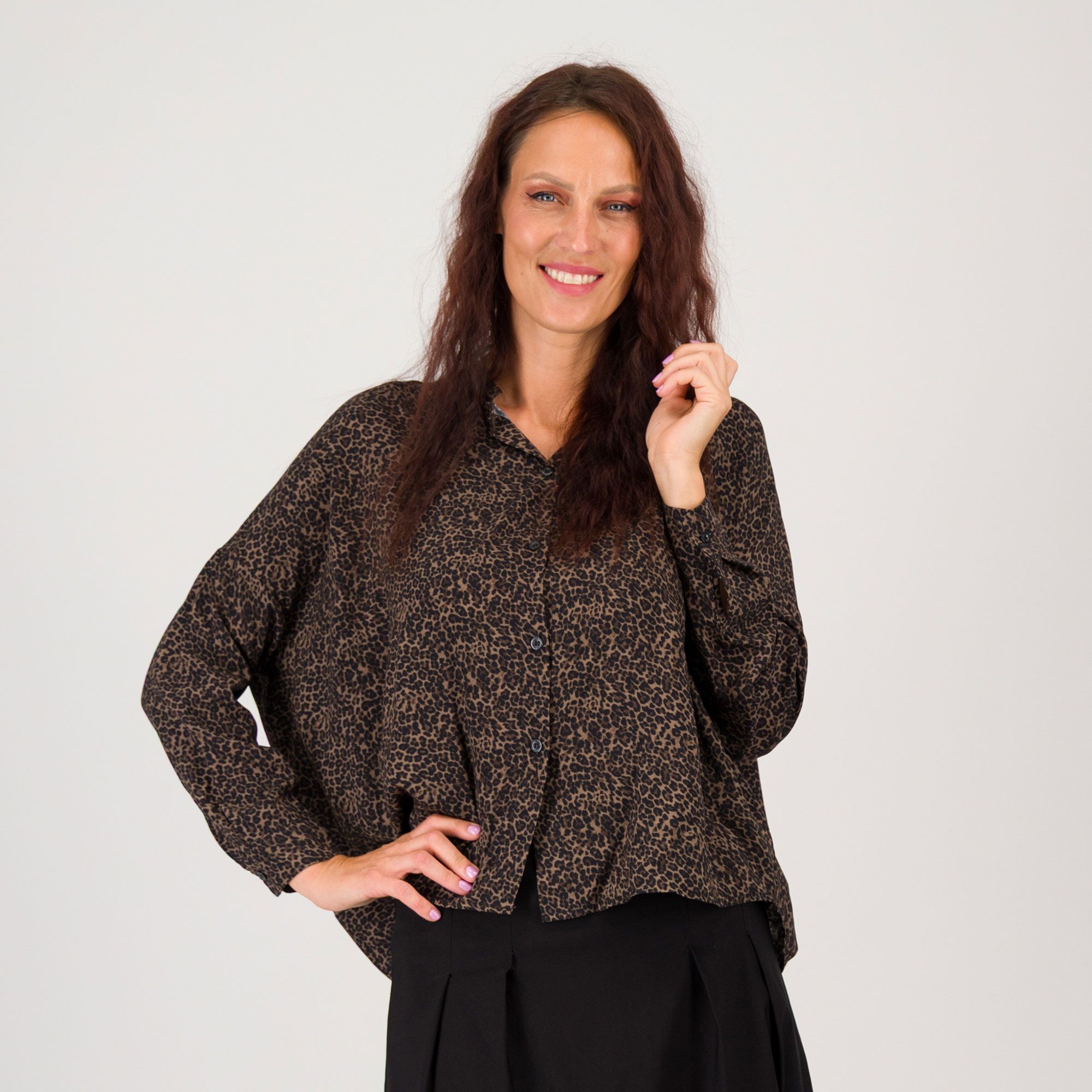 Lucrezia Sciortino
Camicia manica lunga
fantasia animalier