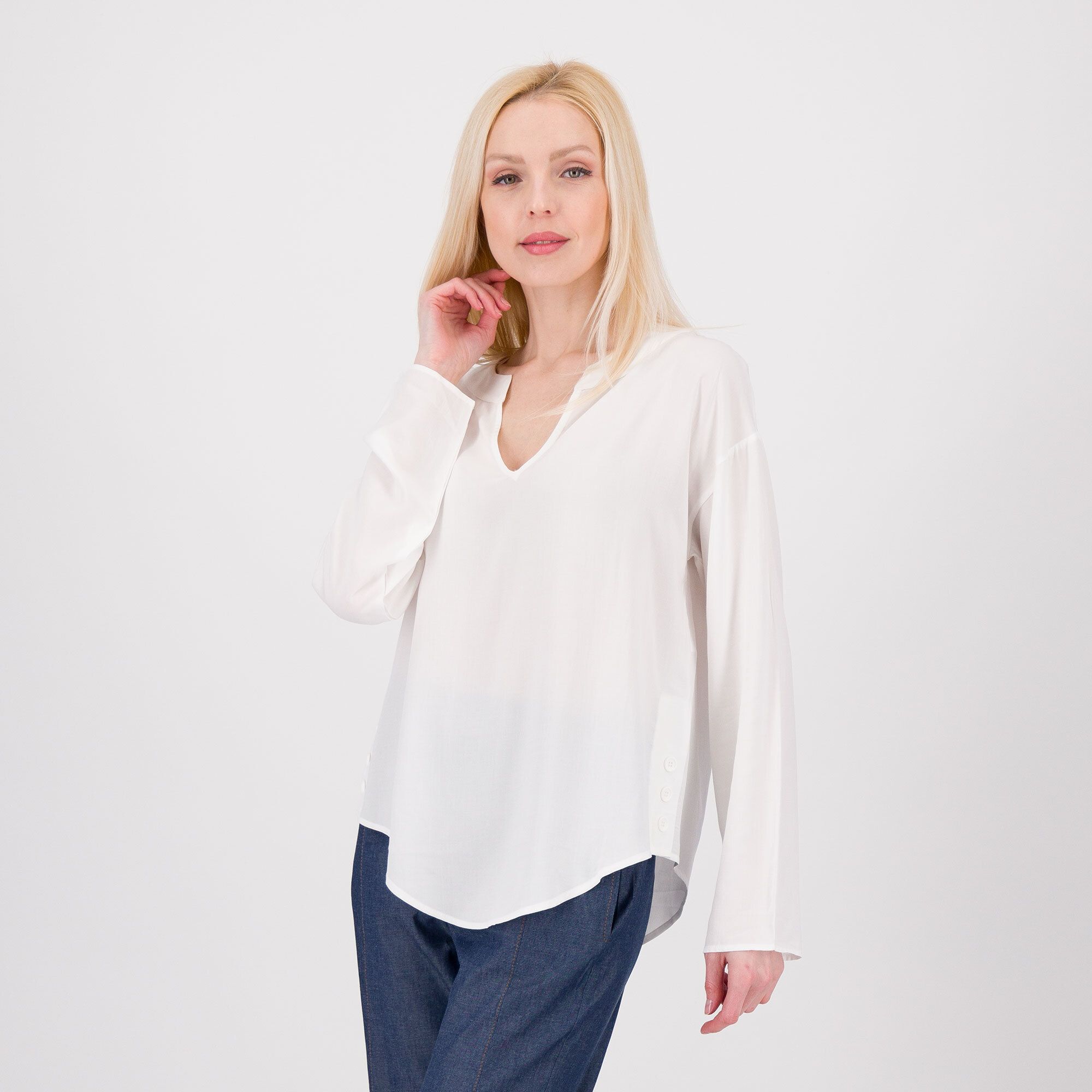 Image of REBEKA ROSS Blusa in viscosa con scollo tunisienne061