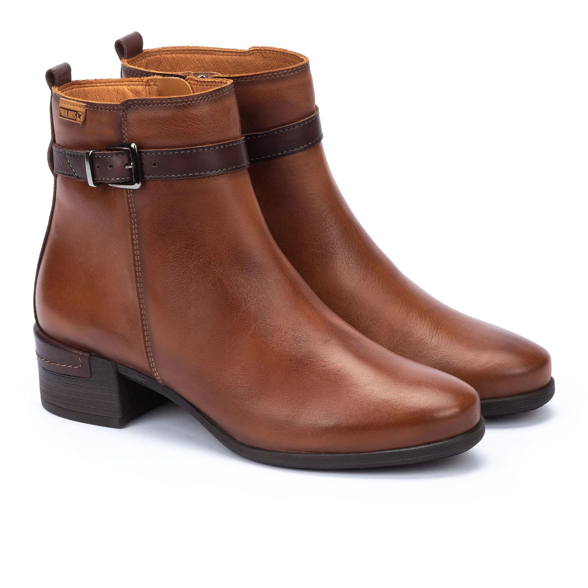 Pikolinos
Tronchetti in pelle
con cinturino
e tacco 4,5 cm