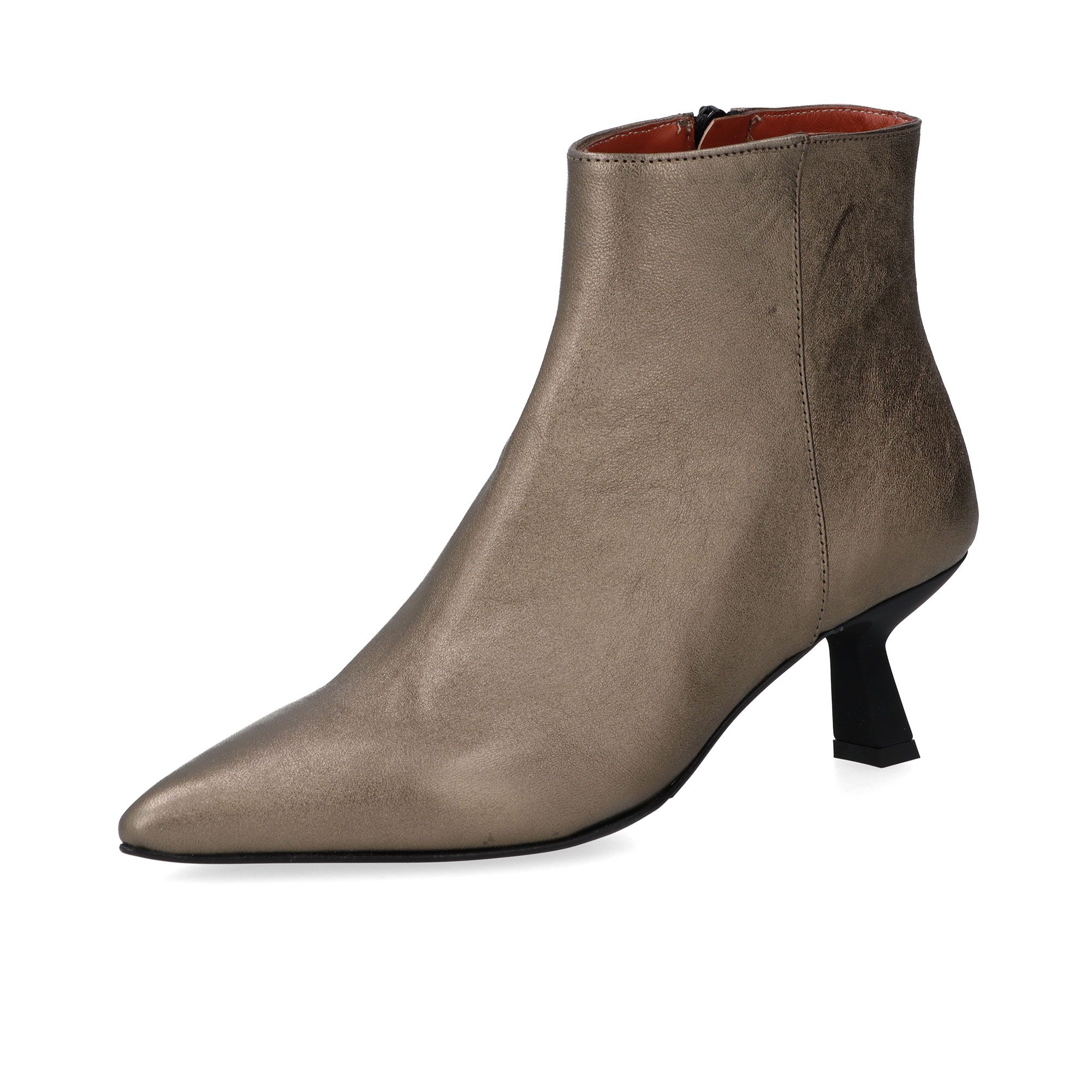 Galieti
Stivaletti in pelle
laminata con
tacco 6 cm
