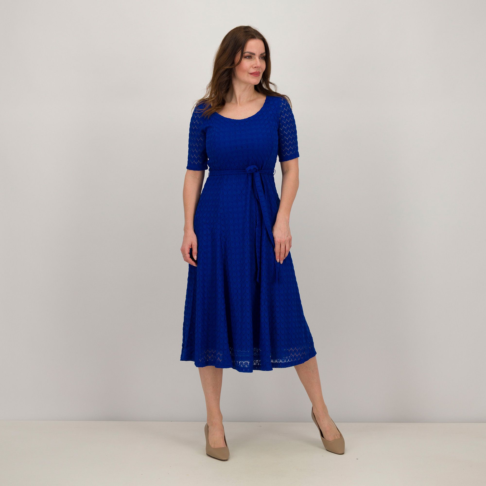 Nina Leonard
Abito midi
in pizzo con
gonna a mezza ruota