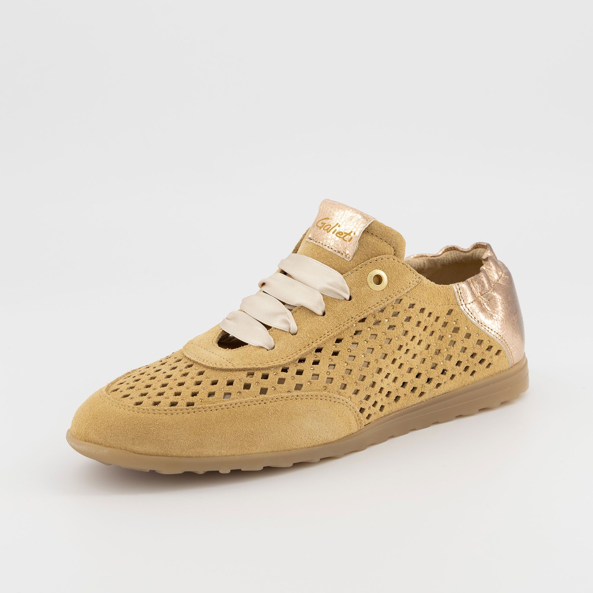 Galieti
Sneaker in pelle
traforata con inserti
e suola 2 cm
