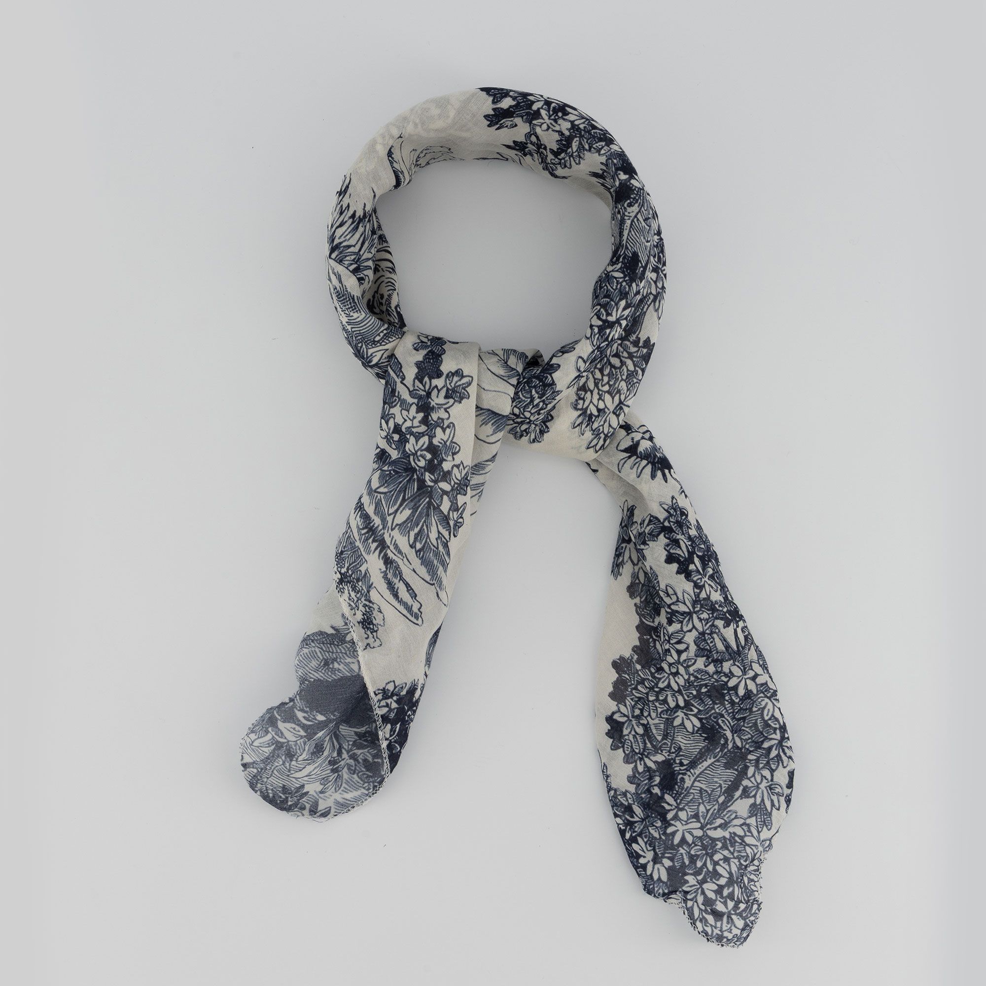 James Lakeland
Foulard in cotone
con seta e stampa
fantasia