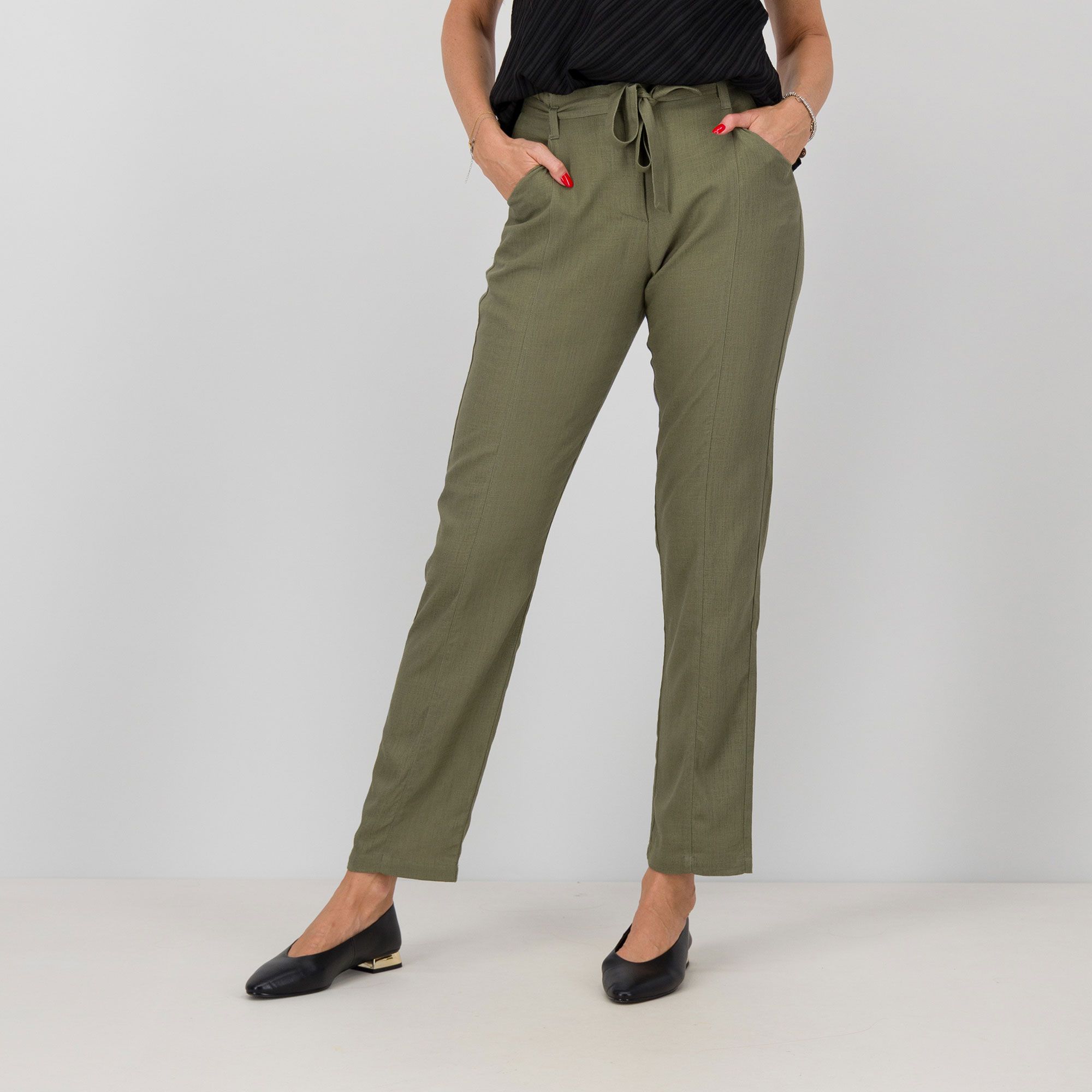 Officina della Moda
Pantaloni lunghi
in misto lino con
tasche