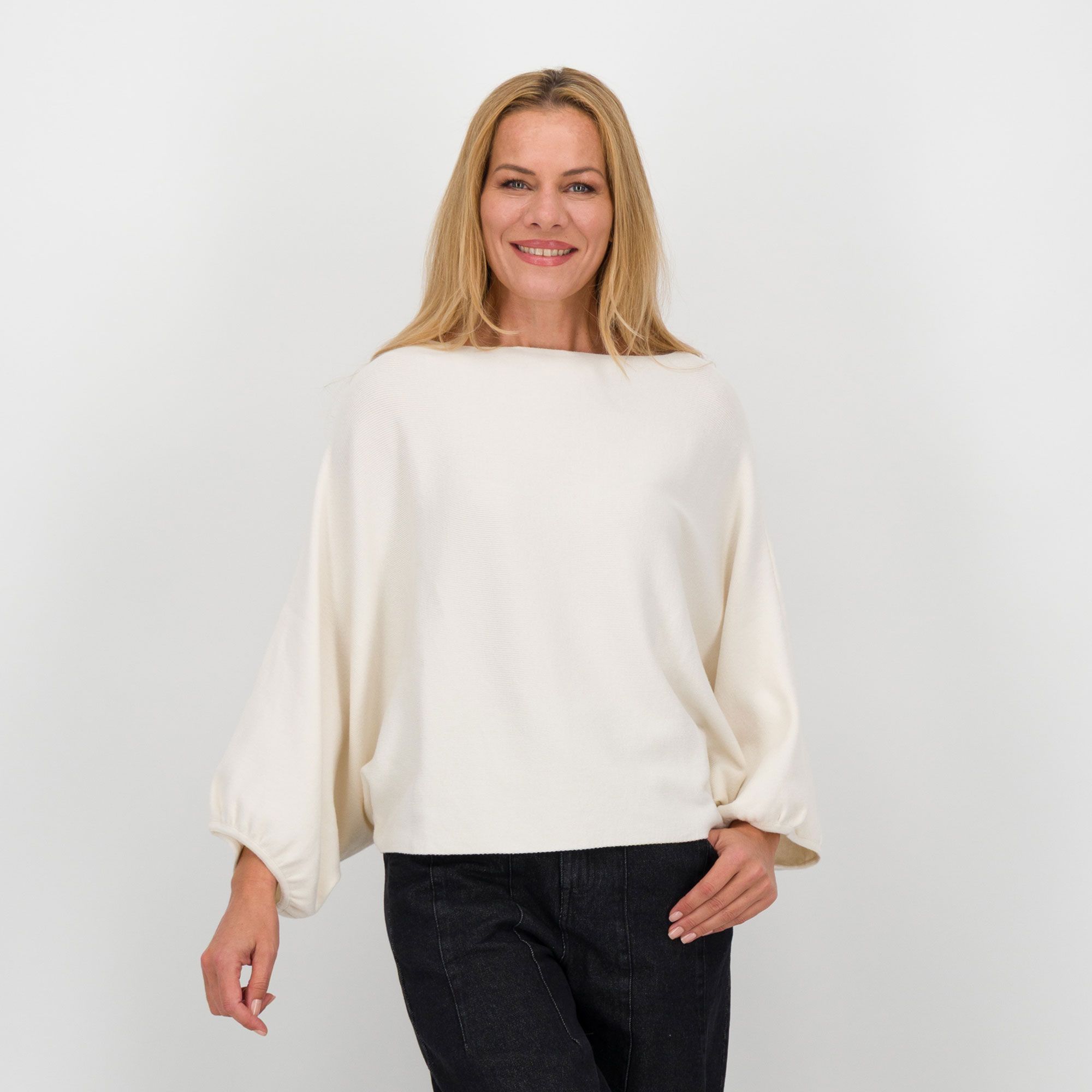 Enjoy
Maglia in misto
viscosa mano calda
con manica kimono