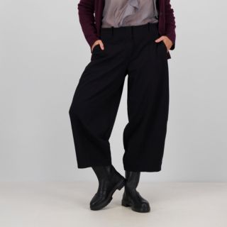 Enjoy
Pantaloni barrel ampi
in punto Milano
con elastico