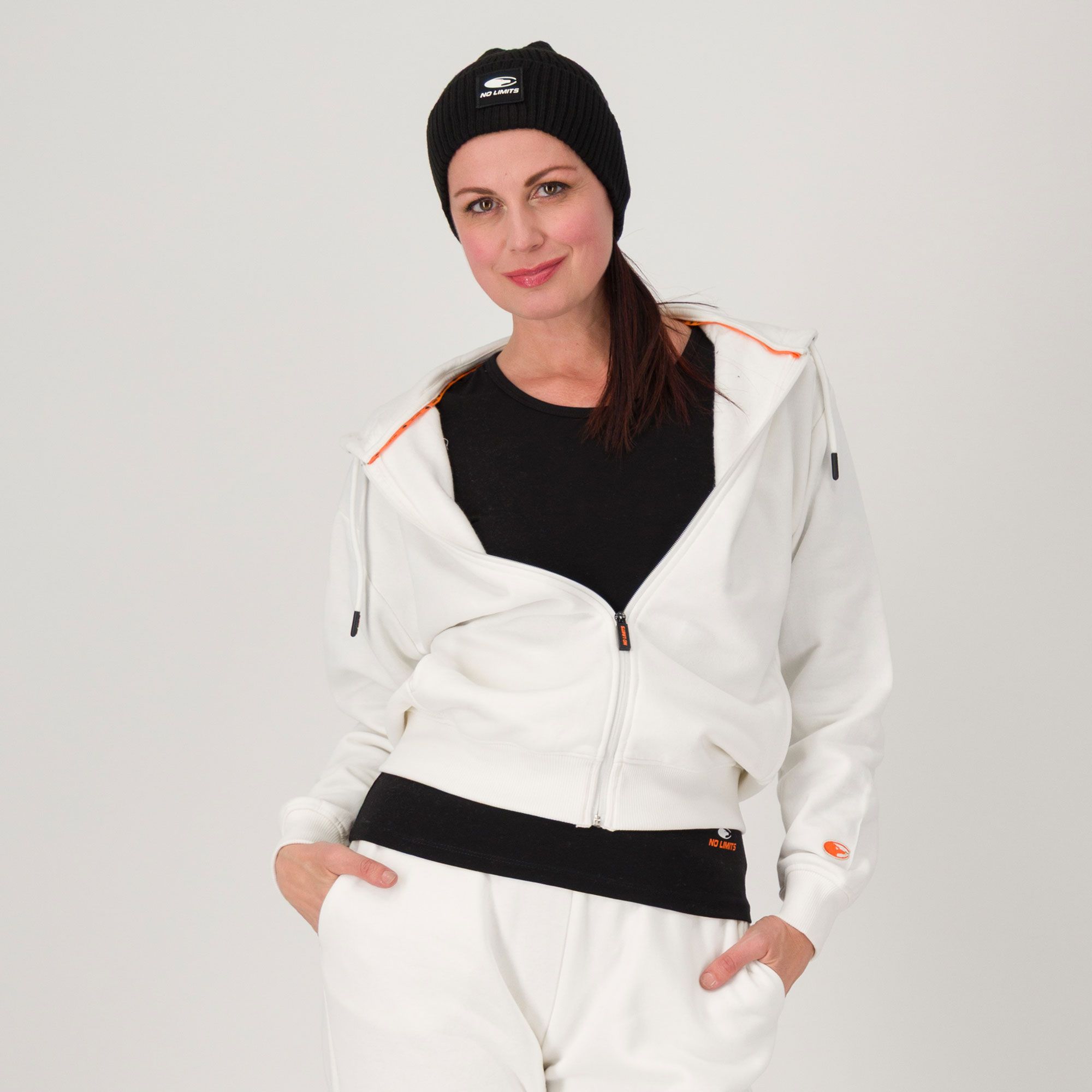 No Limits
Felpa con cappuccio
e zip
