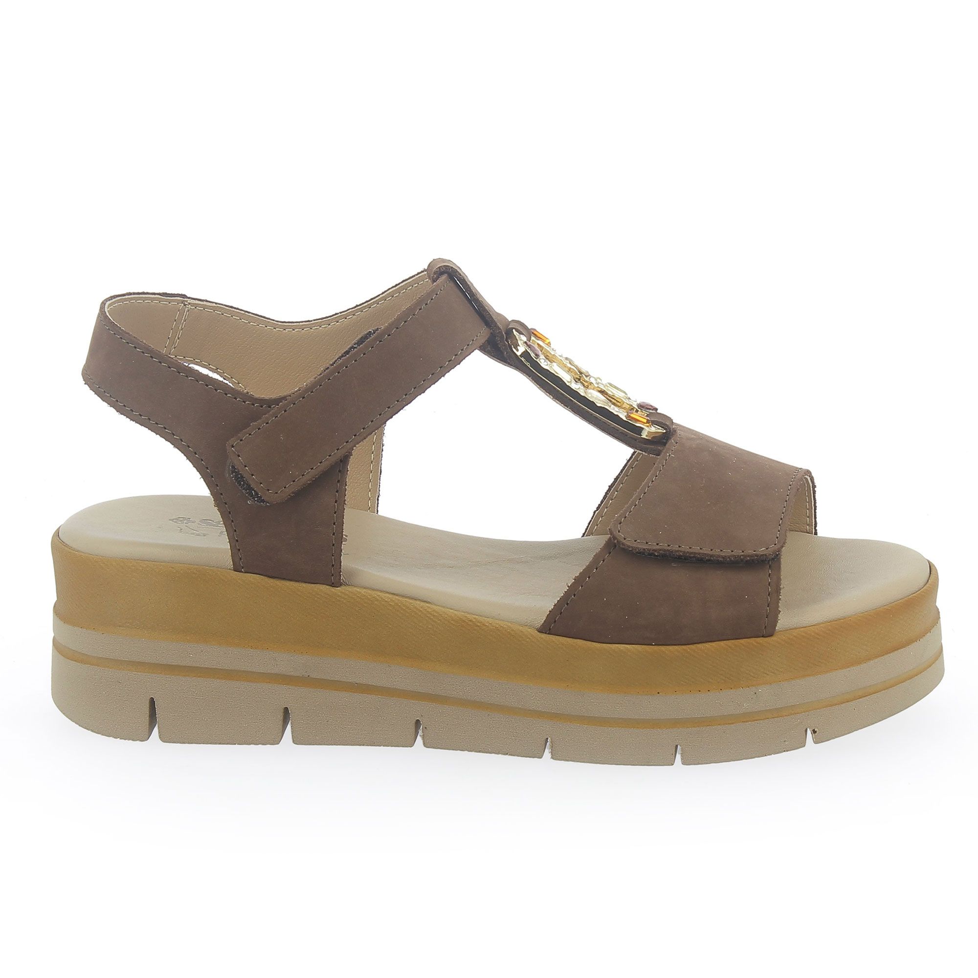 Sanagens
Sandali in pelle
Nabuk con gioiello
e suola 5,5 cm