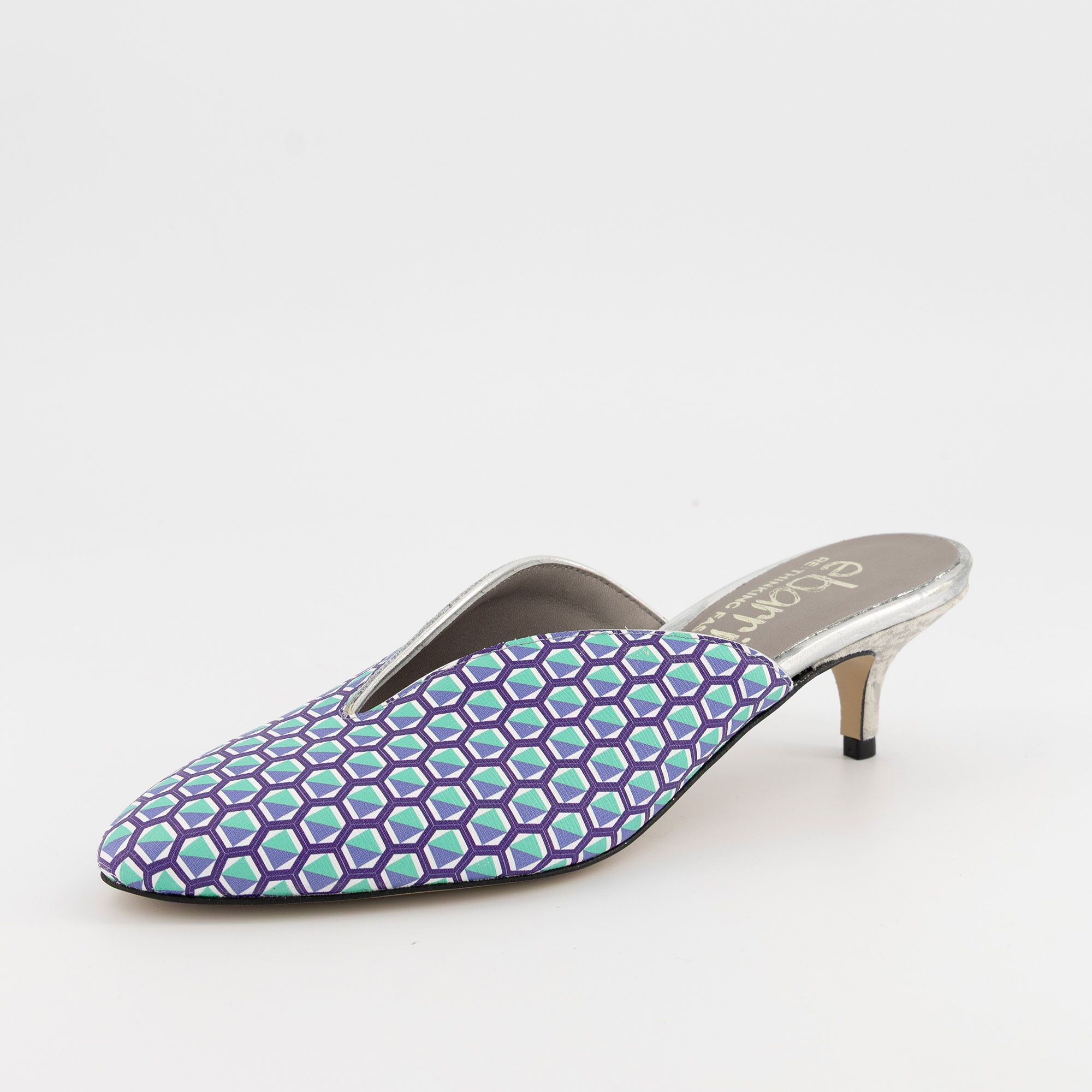 Ebarrito
Sabot in pelle
con scollo a
V e tacco 5 cm