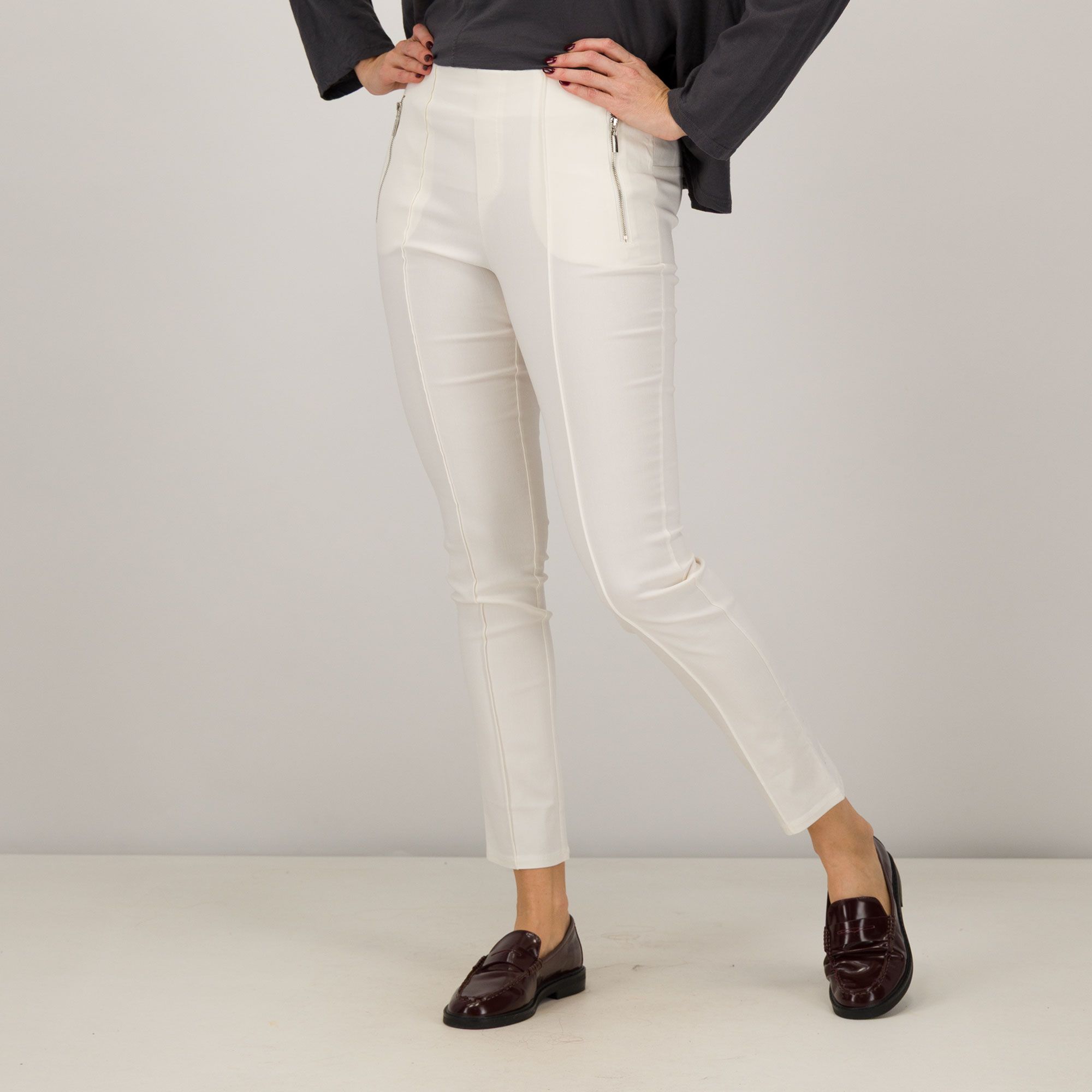 Nina Leonard
Pantaloni a gamba
dritta con elastico