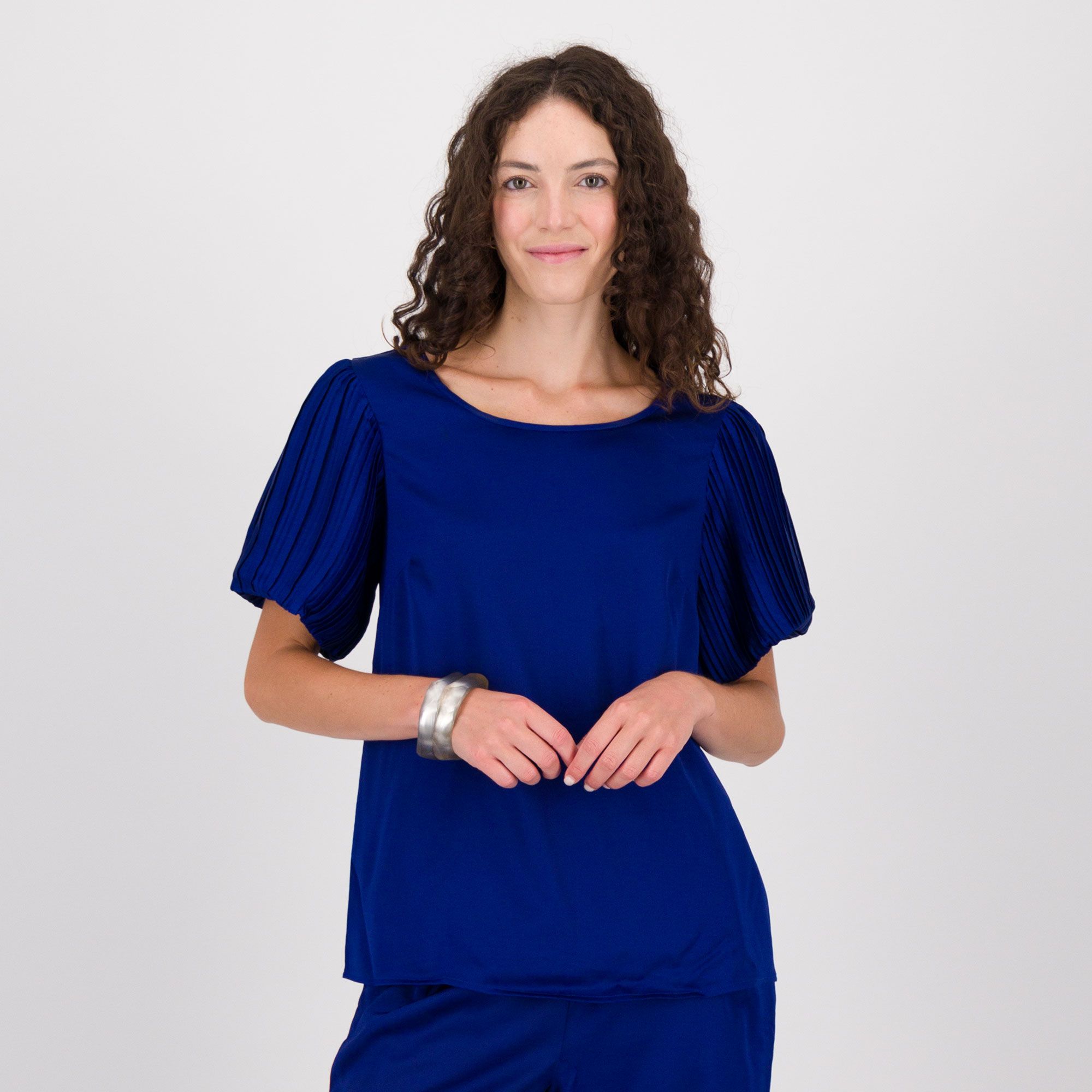 Image of Nina Leonard Maglia in raso con maniche corte a sbuffo061