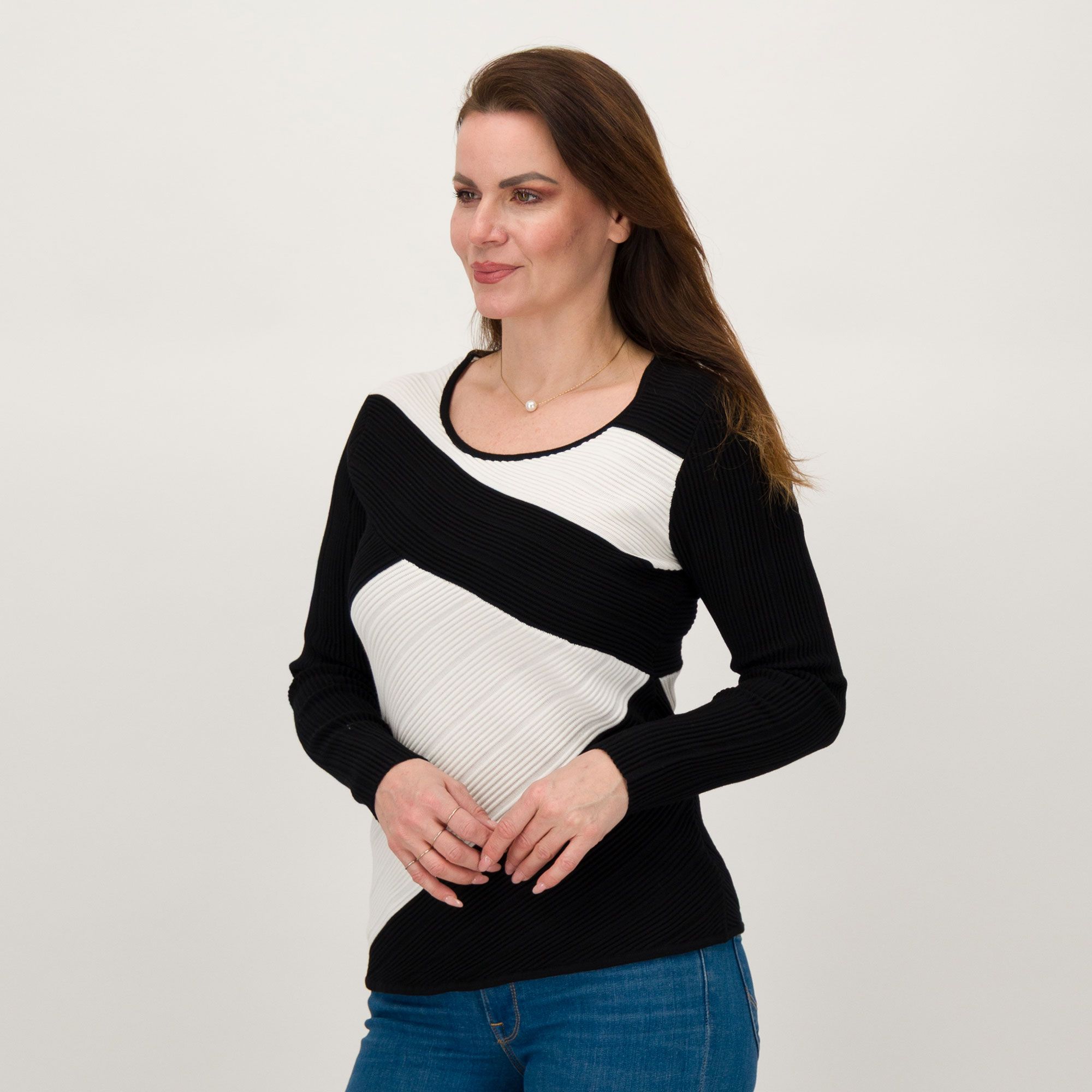 Nina Leonard
Maglia a maniche
lunghe fantasia
geometrica