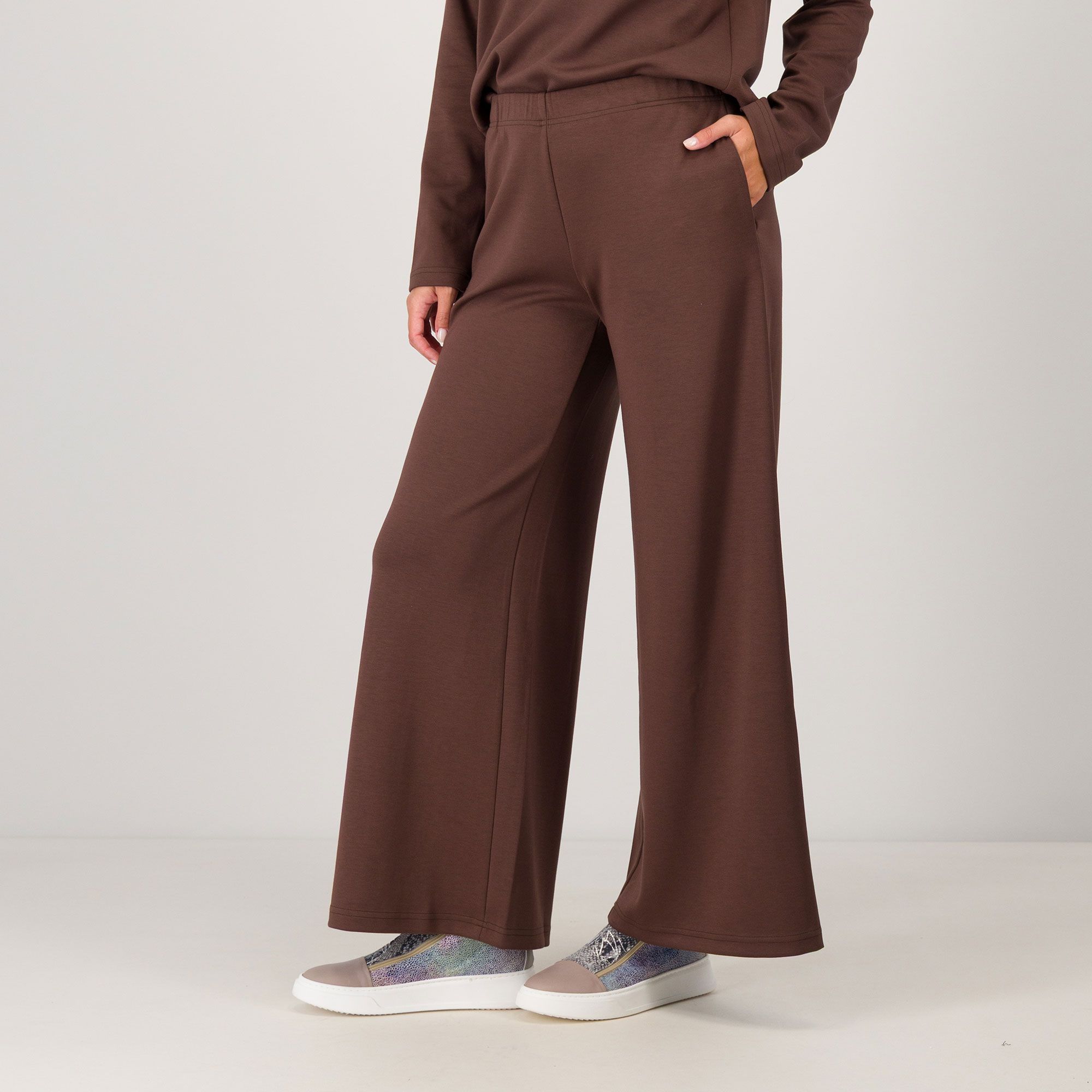 Olly Doo
Pantaloni ampi
con elastico