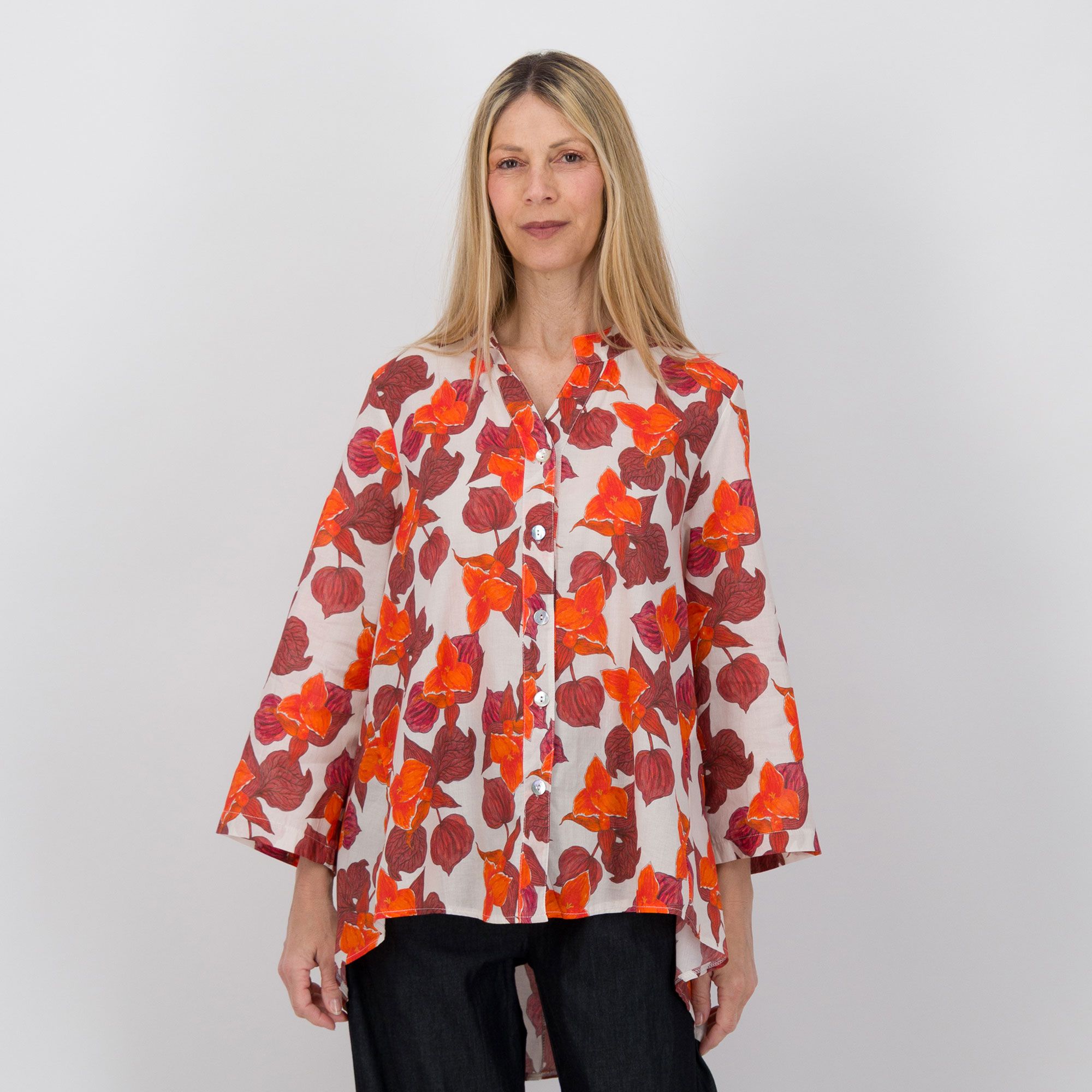 Lucrezia Sciortino
Camicia oversize
in mussola di cotone
maniche lunghe