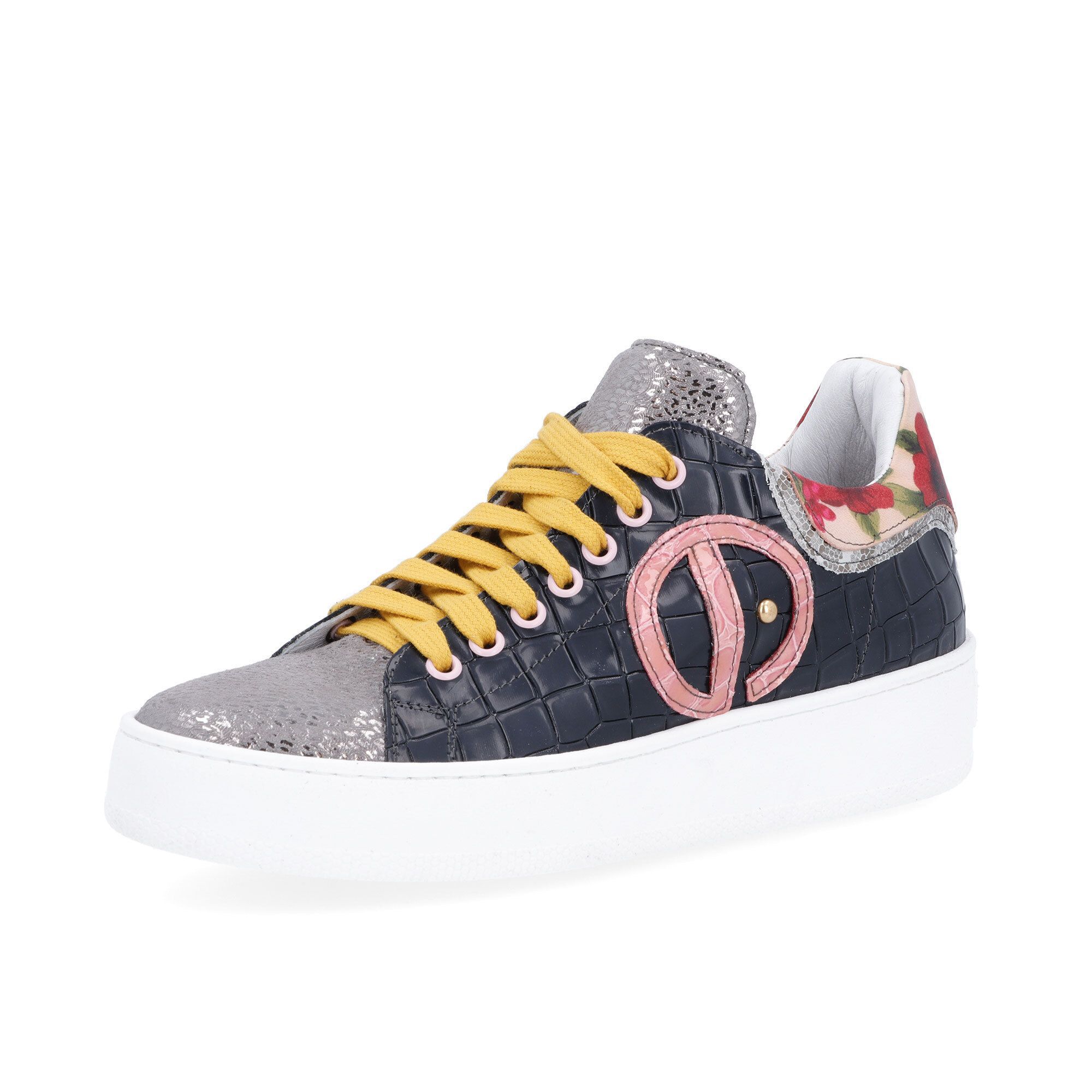 Image of Ebarrito Sneaker in pelle con logo in rilievo061