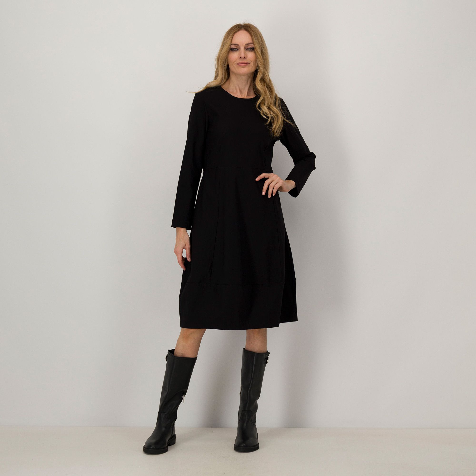 Enjoy
Abito midi
super-stretch
a maniche lunghe