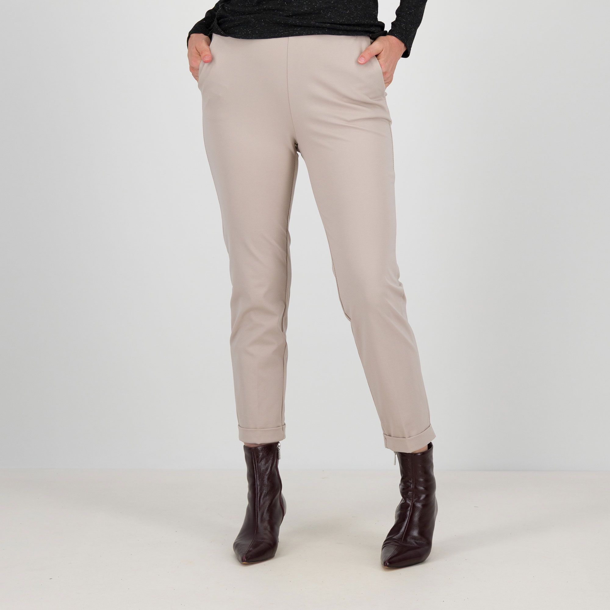 ENJOY TRICOT
Pantaloni in punto
Milano a sigaretta
con elastico