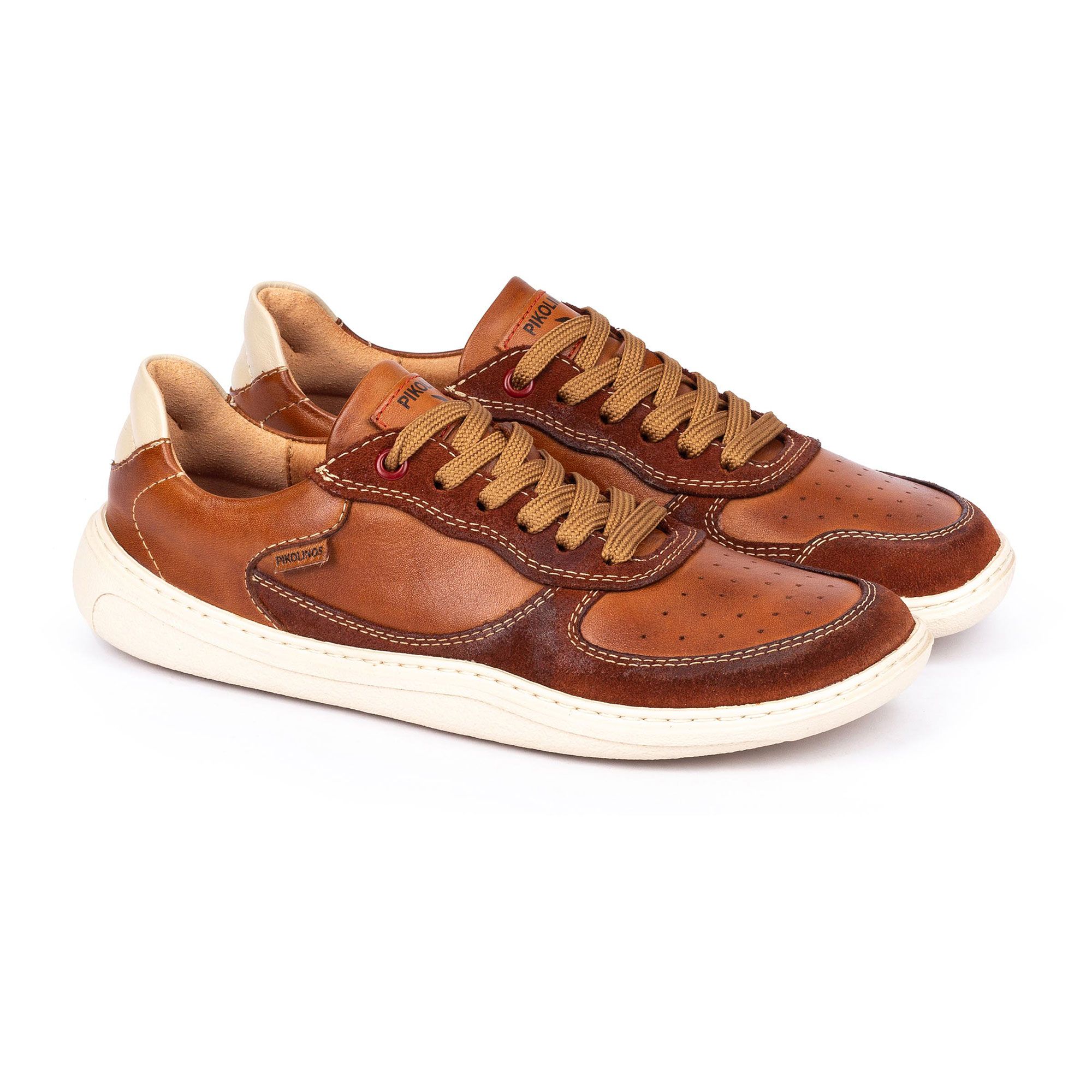 Pikolinos
Sneaker in pelle
barefoot con
cuciture in rilievo