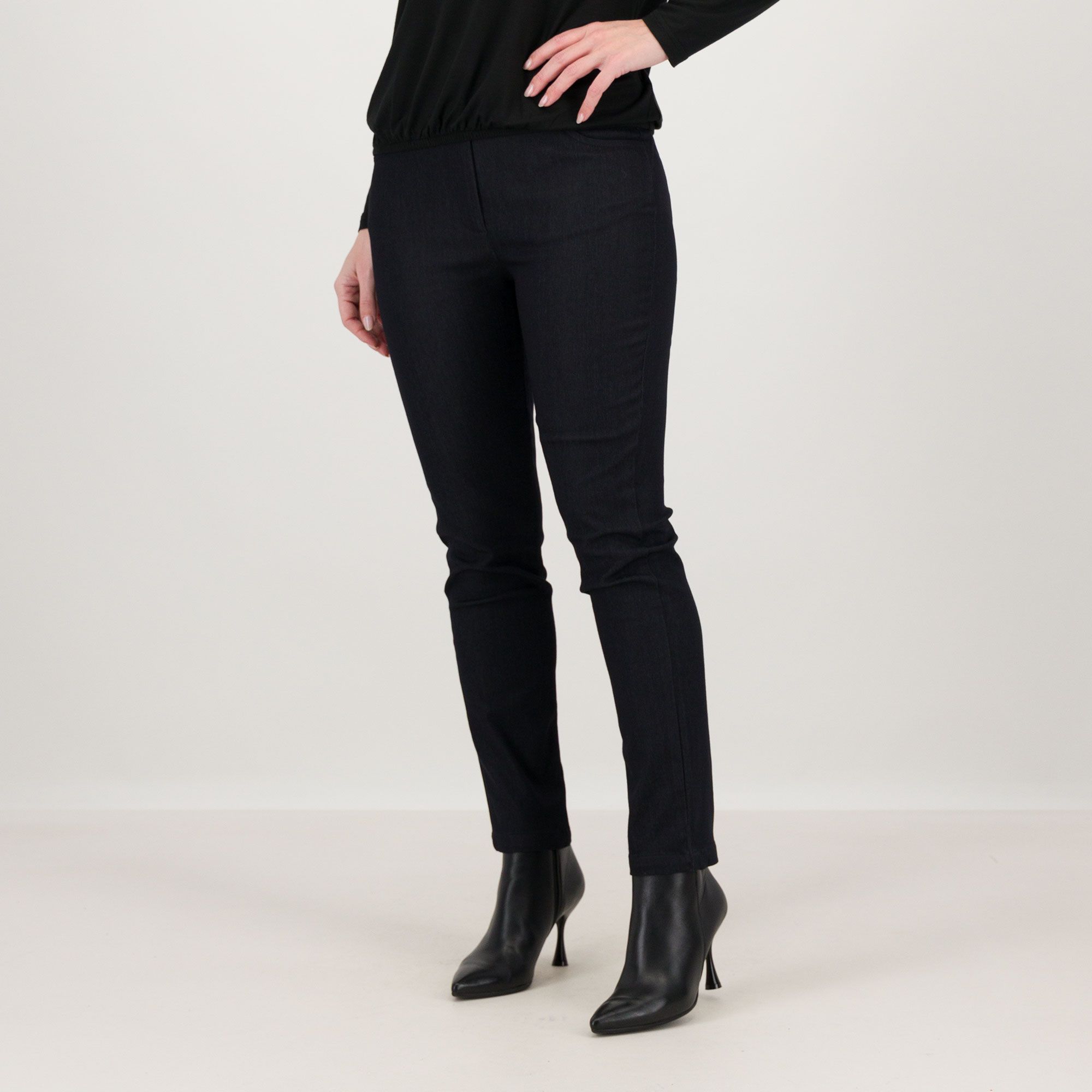 Image of Officina della Moda Jeans stretch a sigaretta con taglio push up061