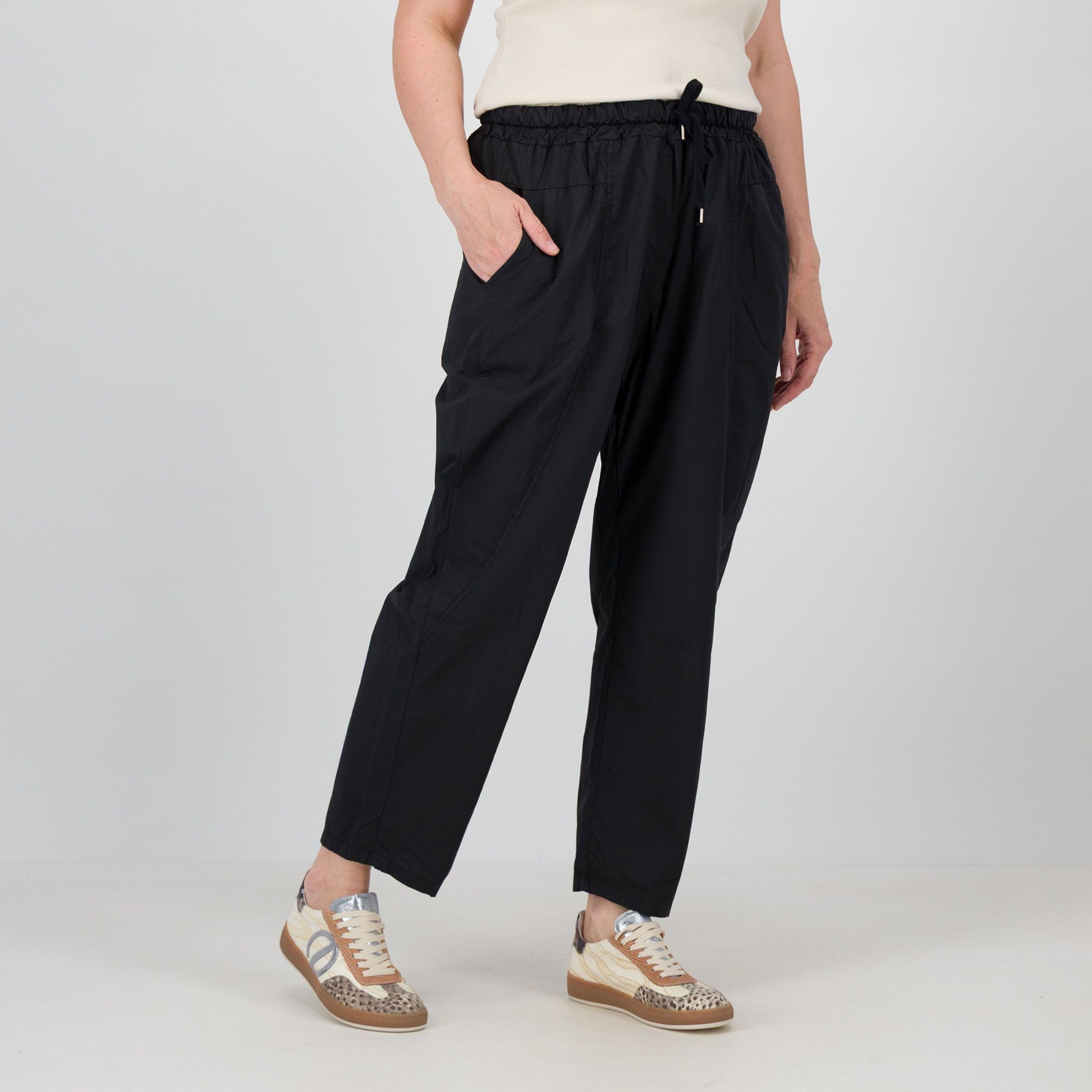 Lucrezia Sciortino Pantaloni a carota in cotone con elastico