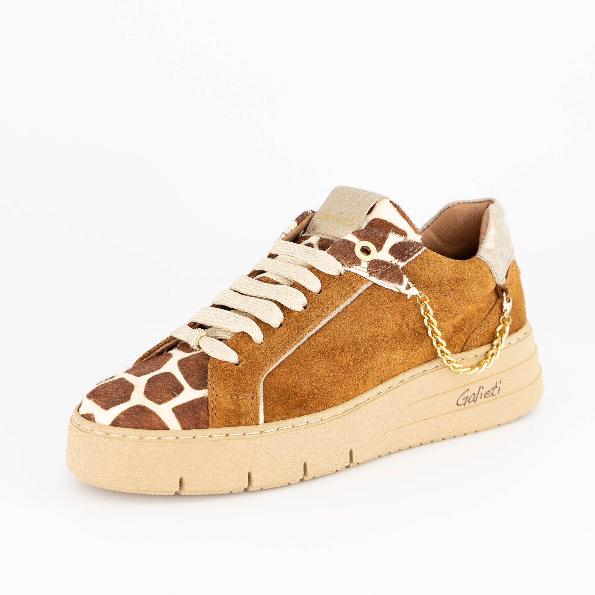 Galieti
Sneaker
in pelle scamosciata
e suola 5 cm