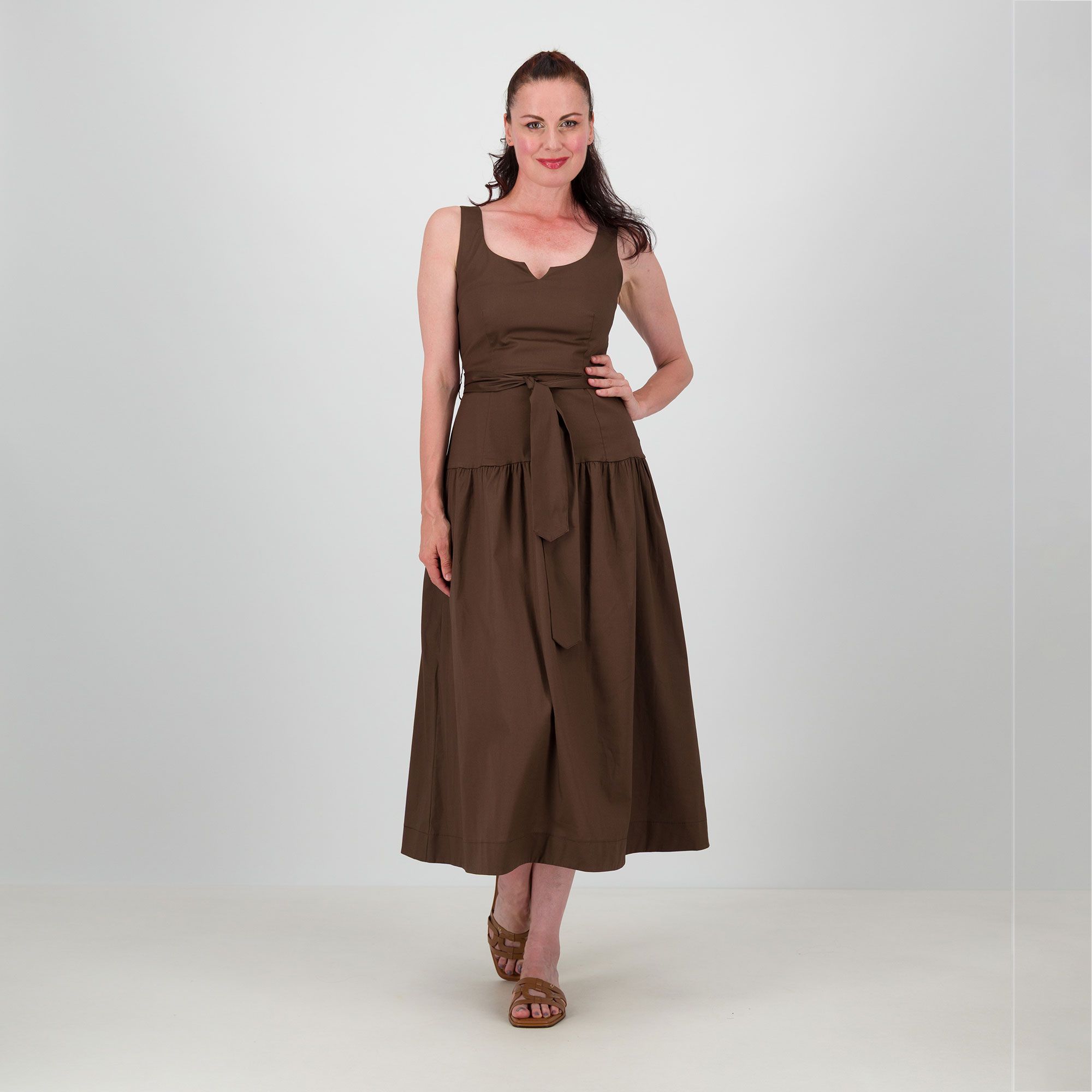 Palazzo Moda
Abito lungo
smanicato
in cotone