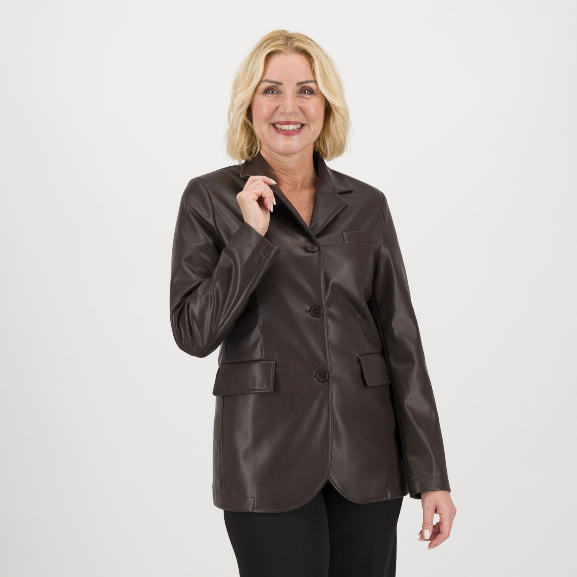 Caterina Lancini
Blazer in tessuto
spalmato con
scollo rever