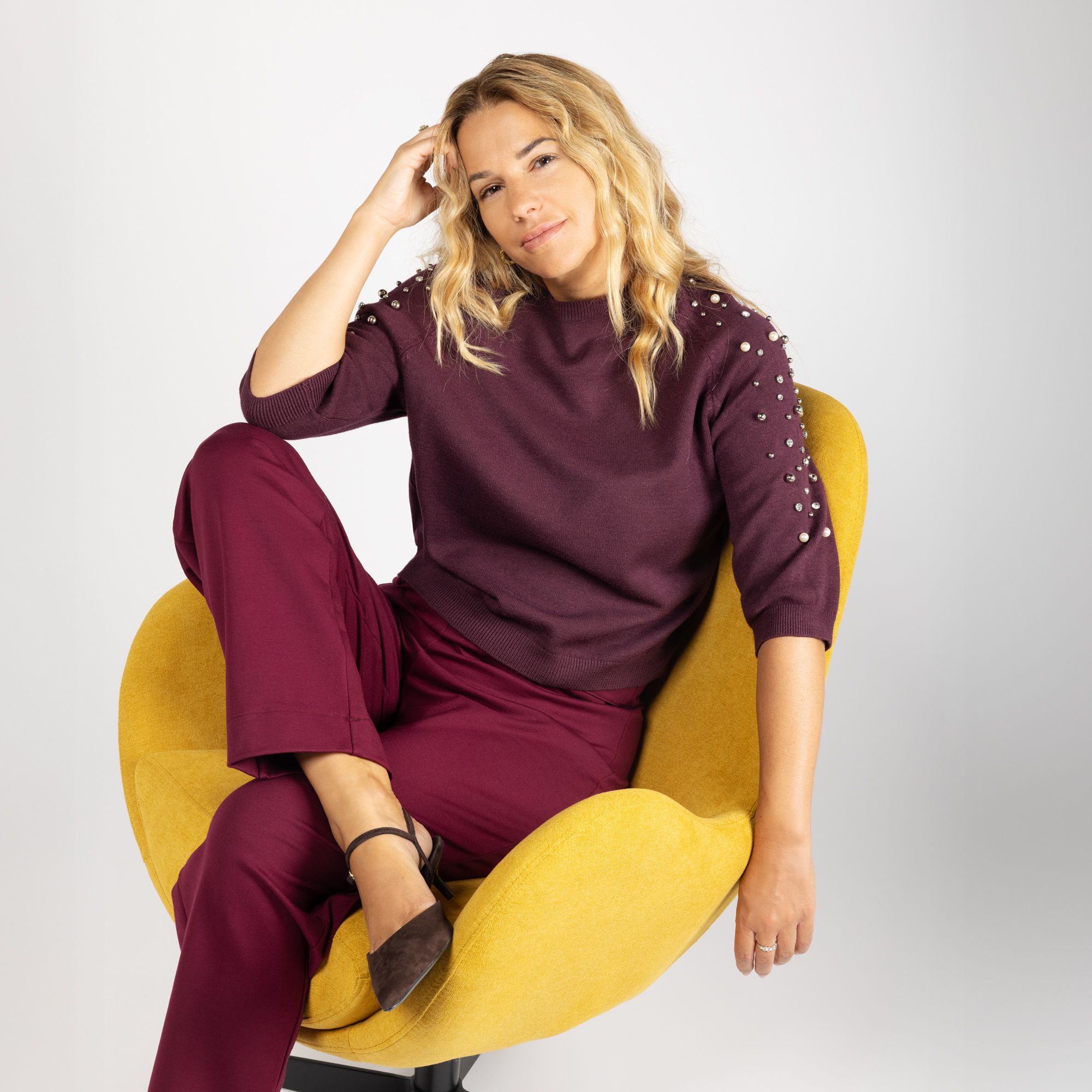 ENJOY TRICOT
Maglia in misto
viscosa con perline