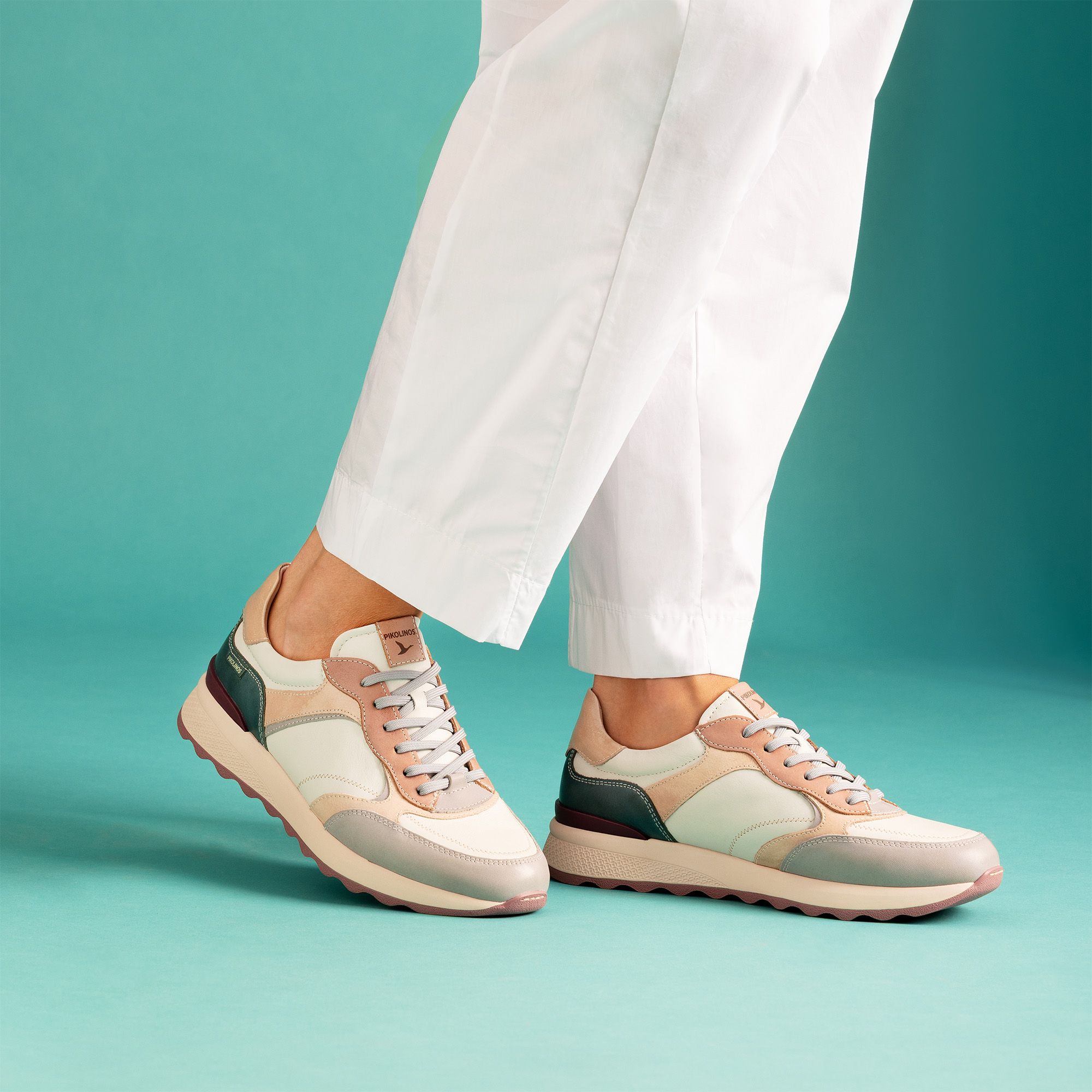 Pikolinos
Sneaker in pelle con
cuciture in rilievo e
soletta Memory Foam