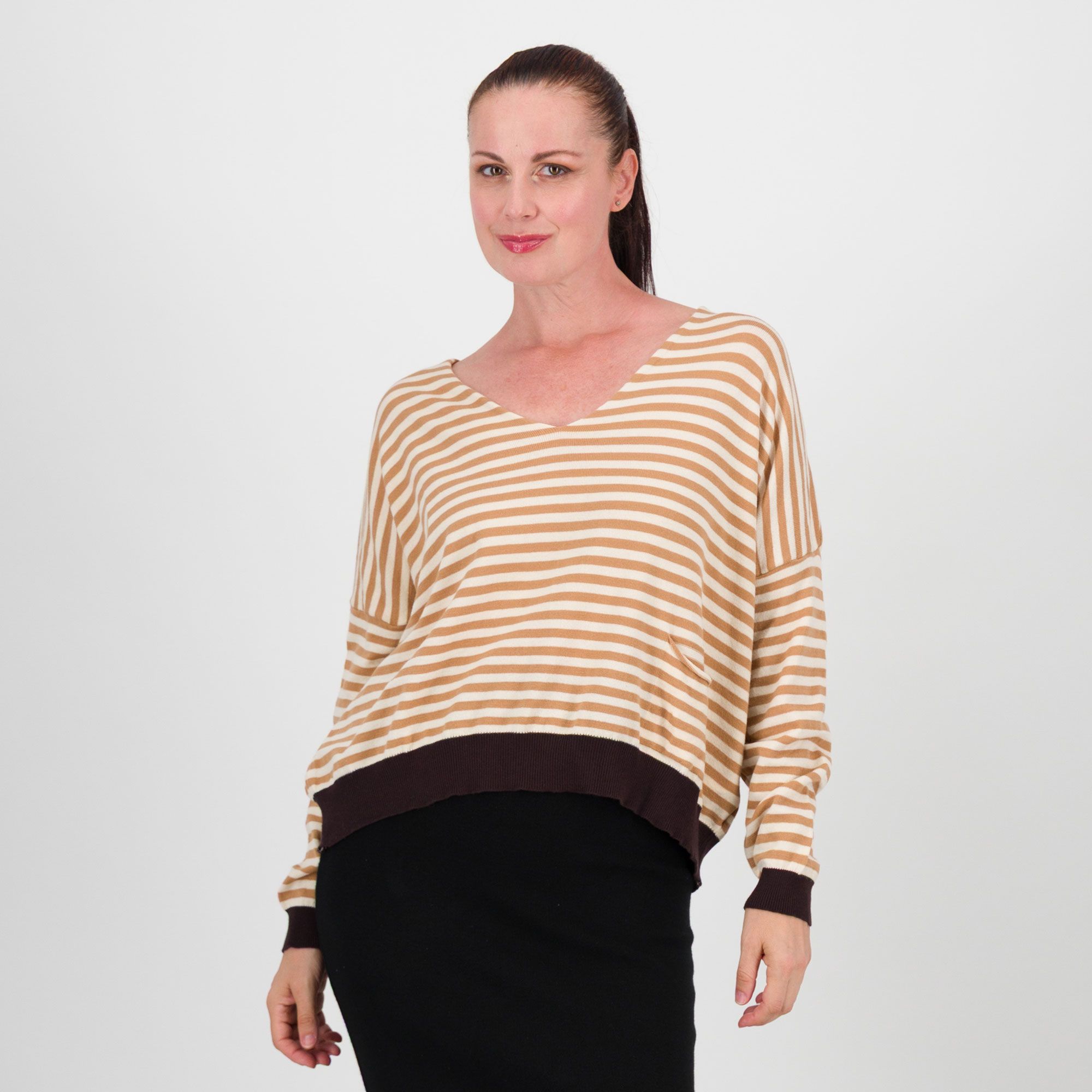 Enjoy Tricot
Maglia a righe
con scollo a V