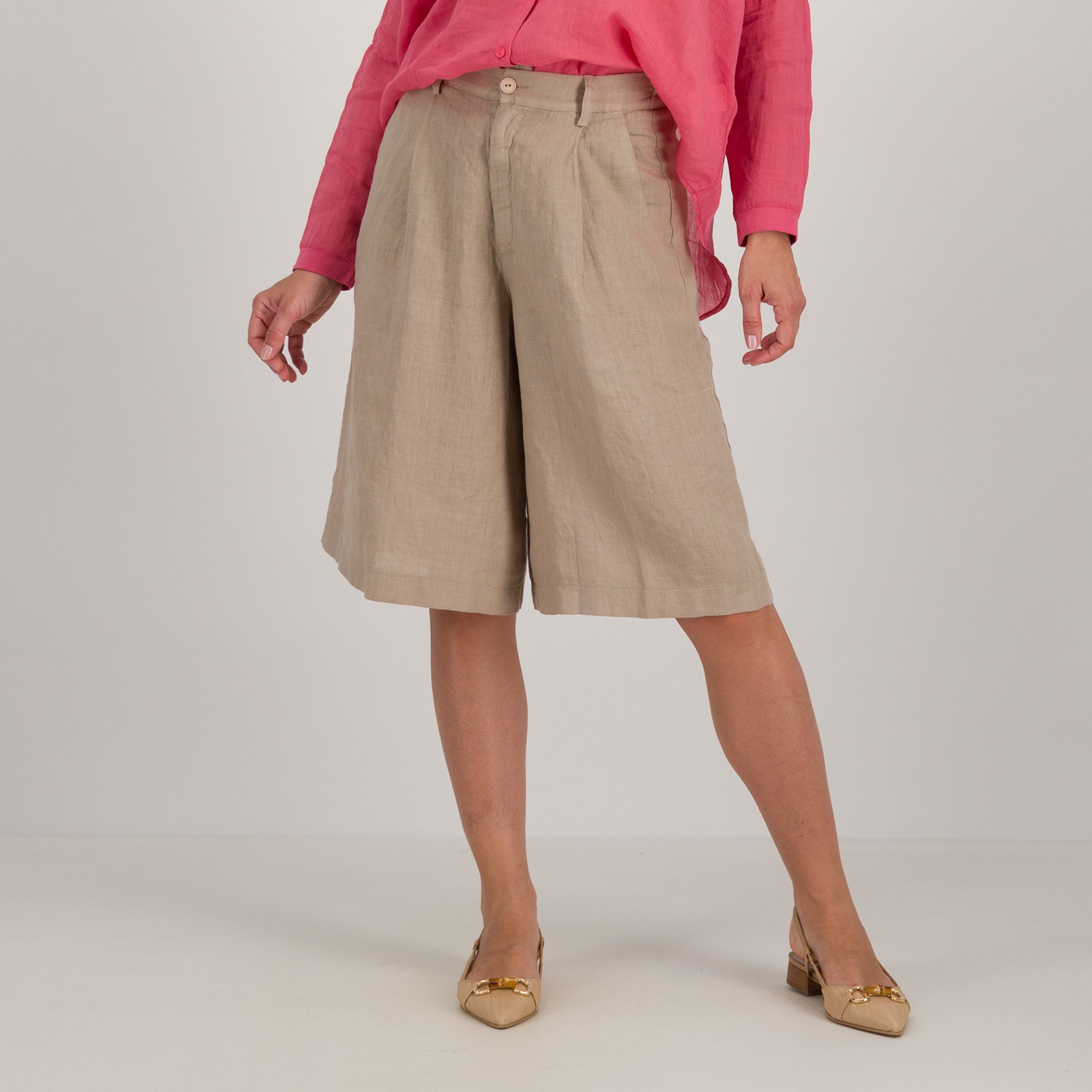 Colour Lab
Pantaloncini
in lino con
elastico interno