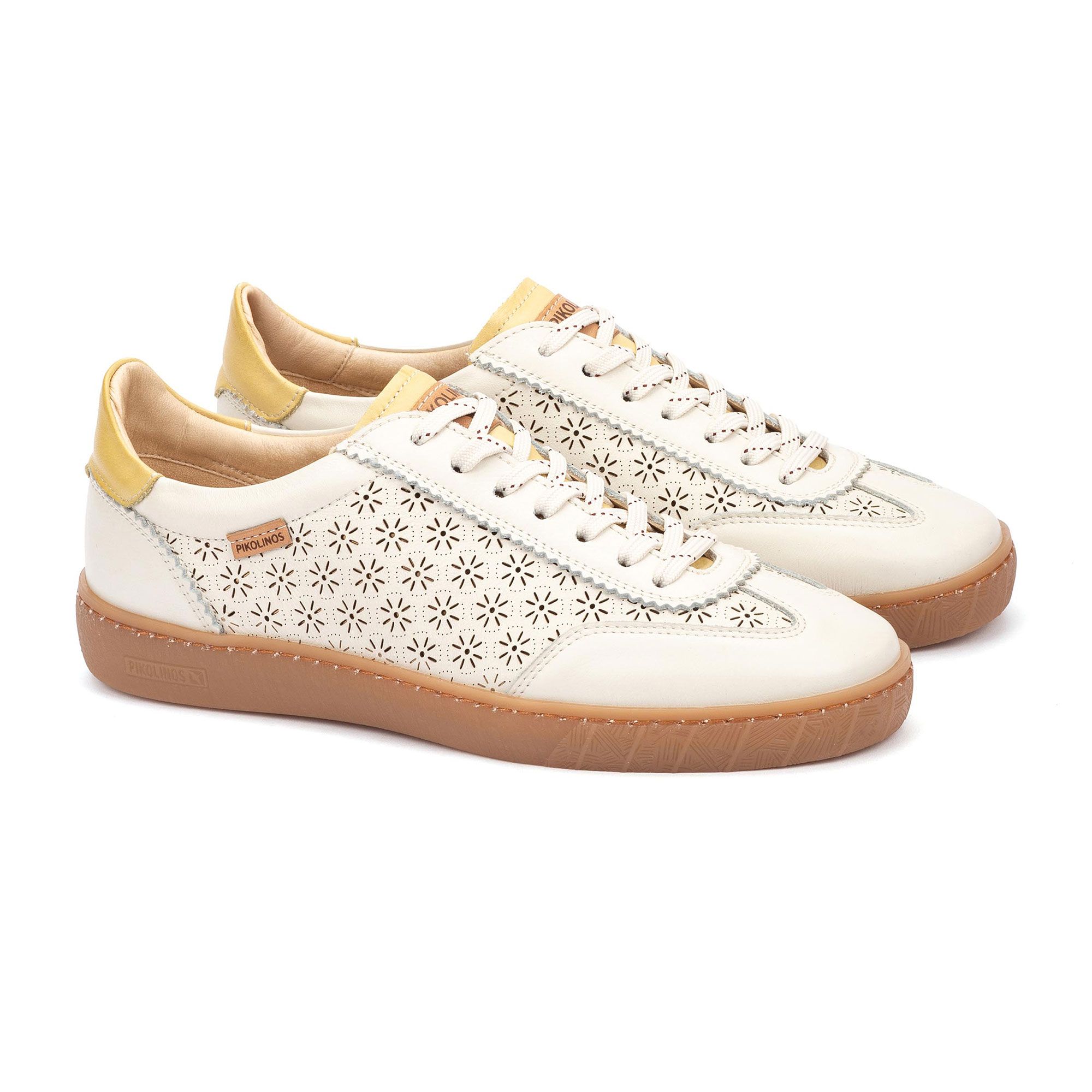 Pikolinos
Sneaker in pelle
traforata con suola
2,5 cm