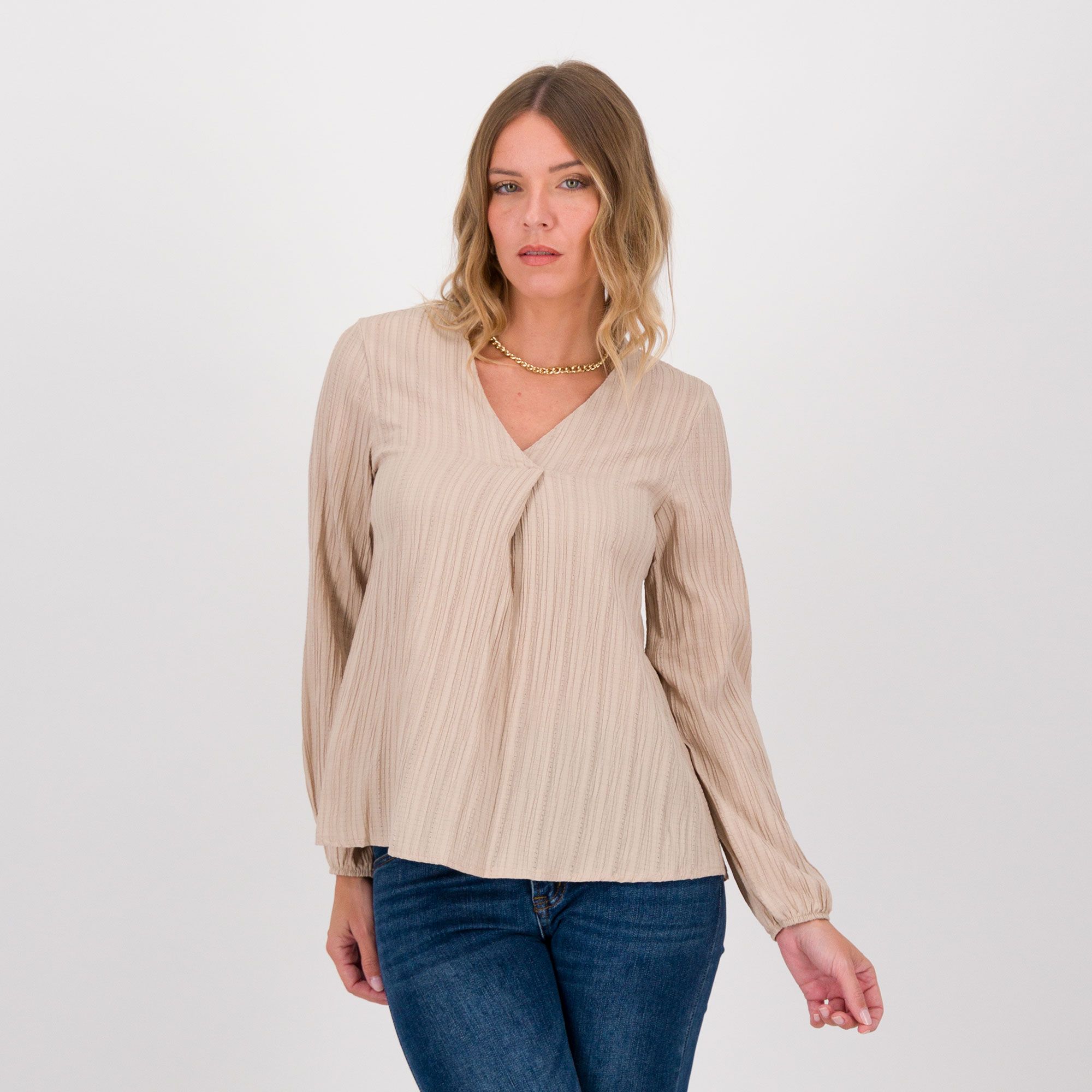 Image of LUCREZIA SCIORTINO Blusa maniche lunghe in tessuto goffrato con scollo a V061