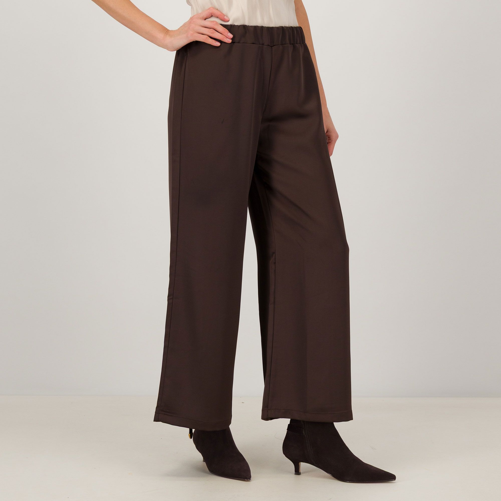 Bianca Della Torre
Pantaloni
in raso
con elastico