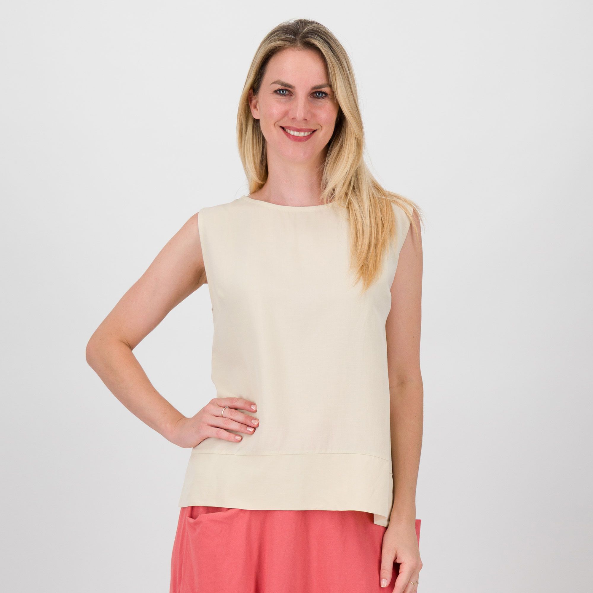 Lucrezia Sciortino Top smanicato in viscosa e lino