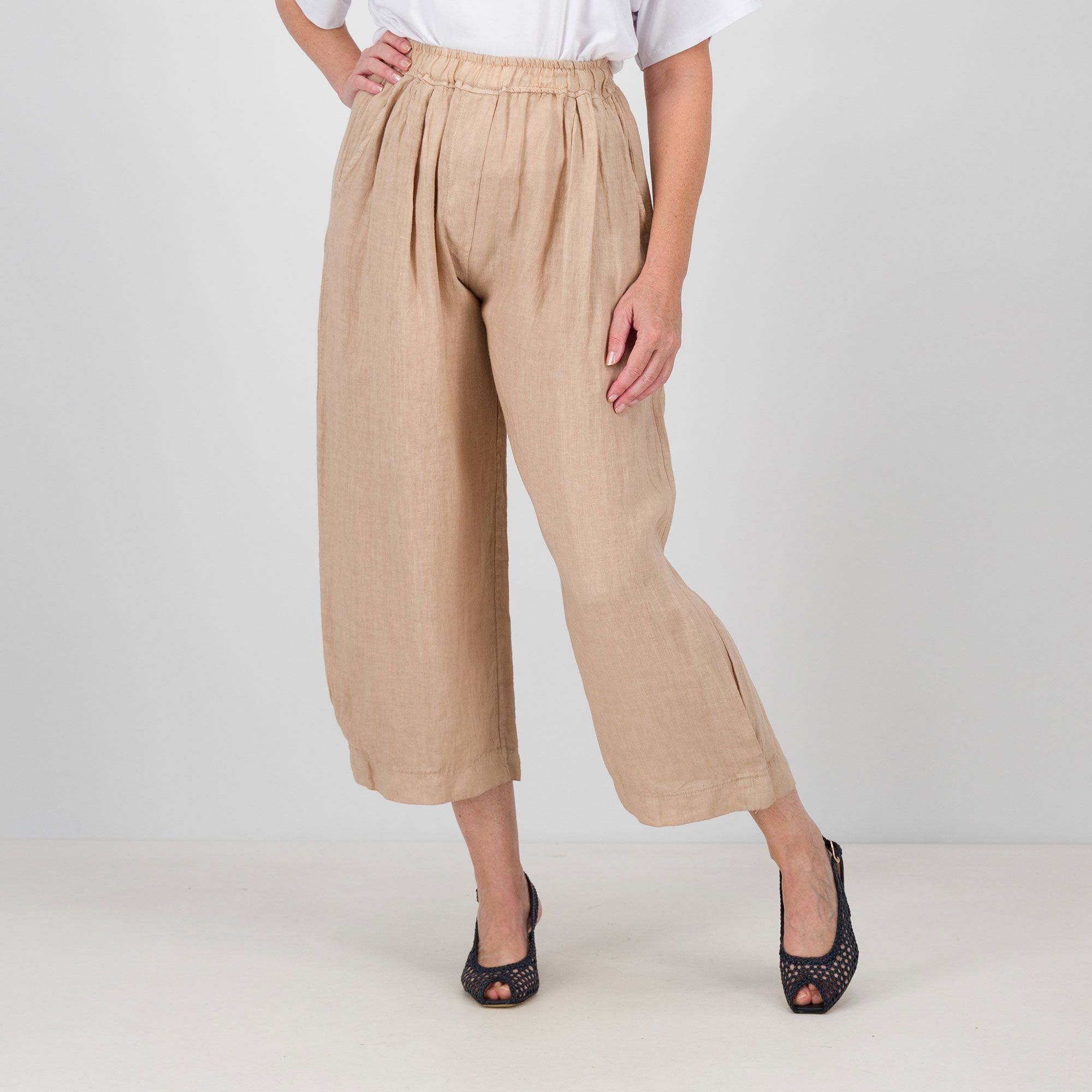 L'Una
Pantaloni cropped
in lino con elastico