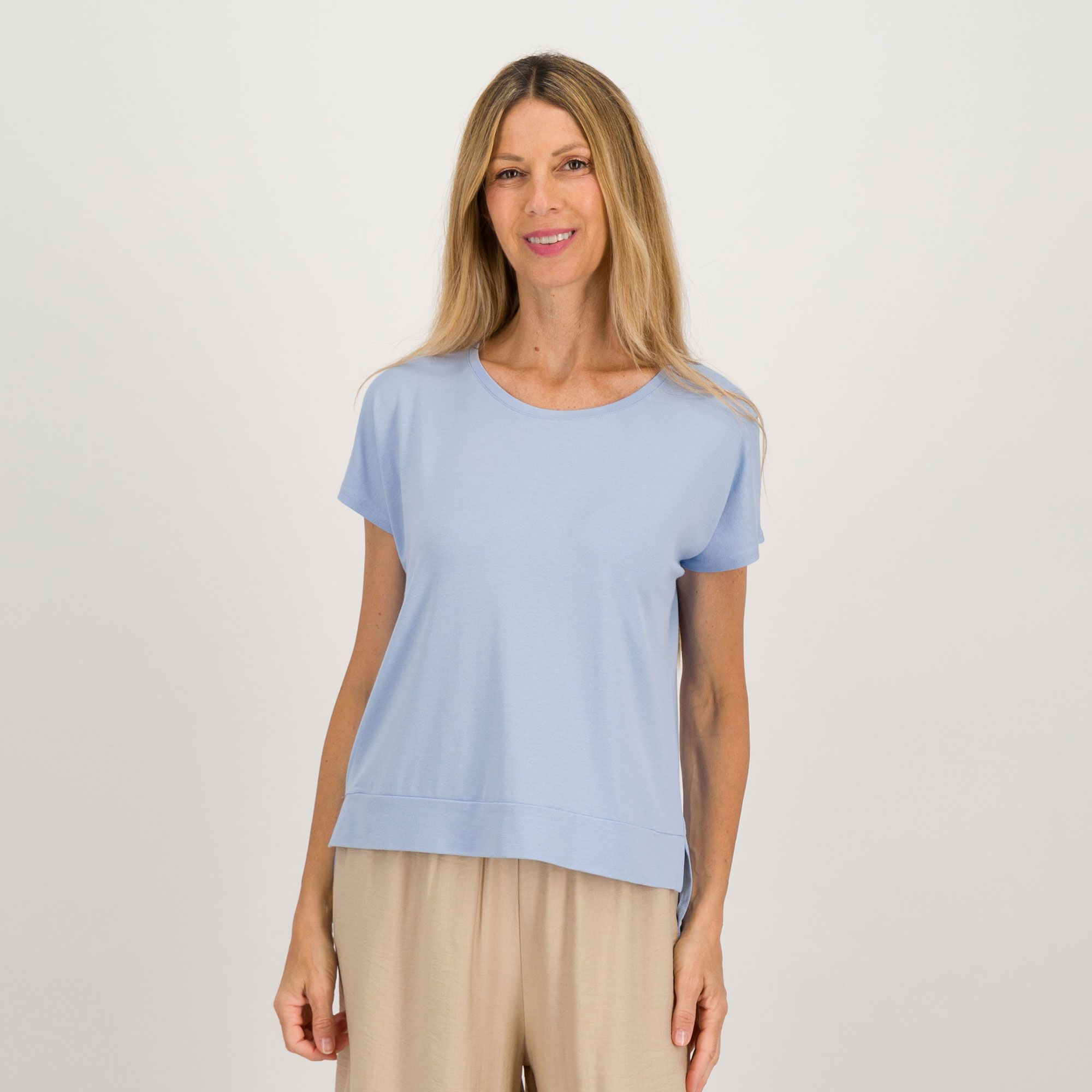 Bianca Della Torre
Blusa con maniche
corte a kimono