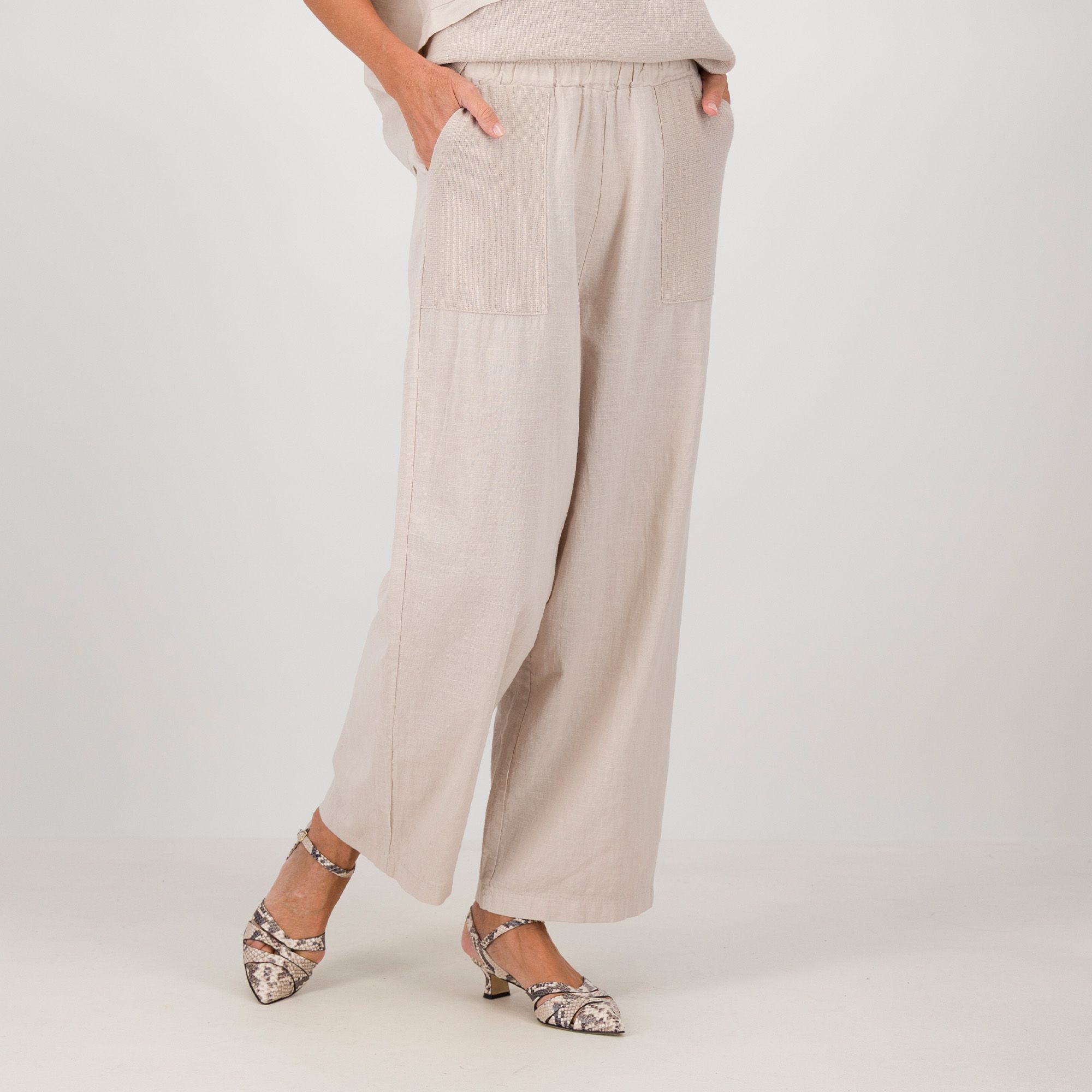 Lucrezia Sciortino
Pantaloni palazzo
in lino misto cotone
con elastico