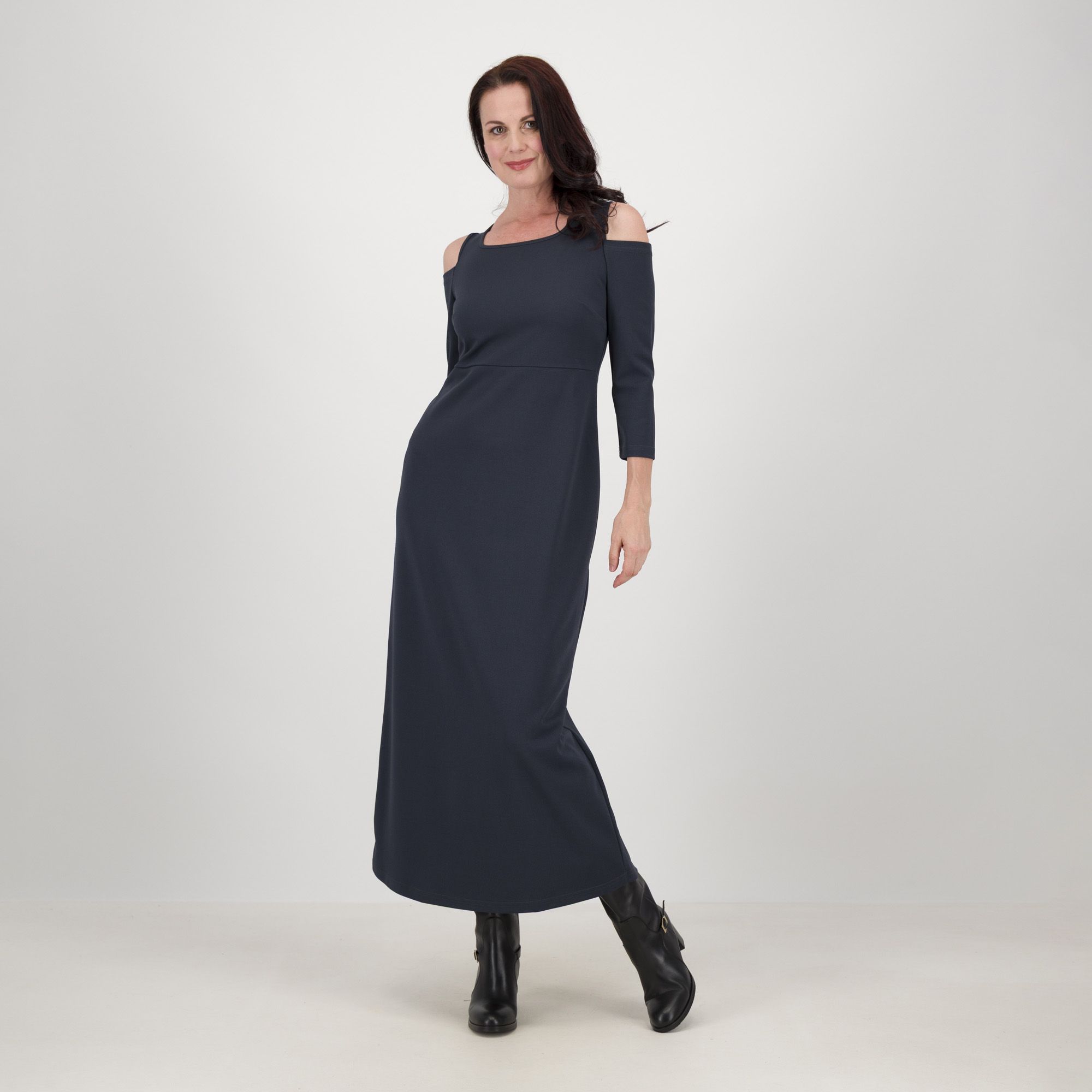 Caterina Lancini
Abito in scuba crepe
con manica 7/8
e motivo cut-out